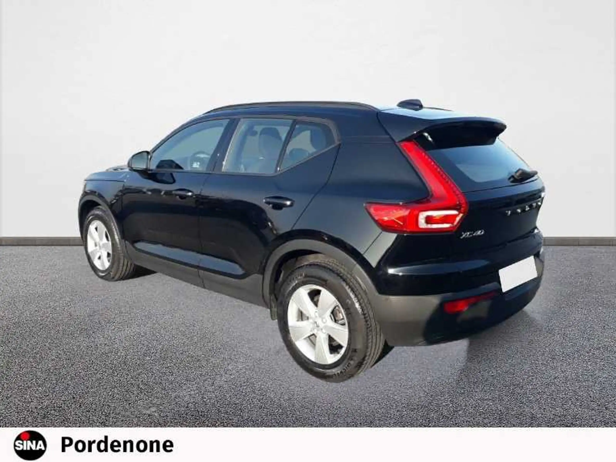 Volvo - XC40