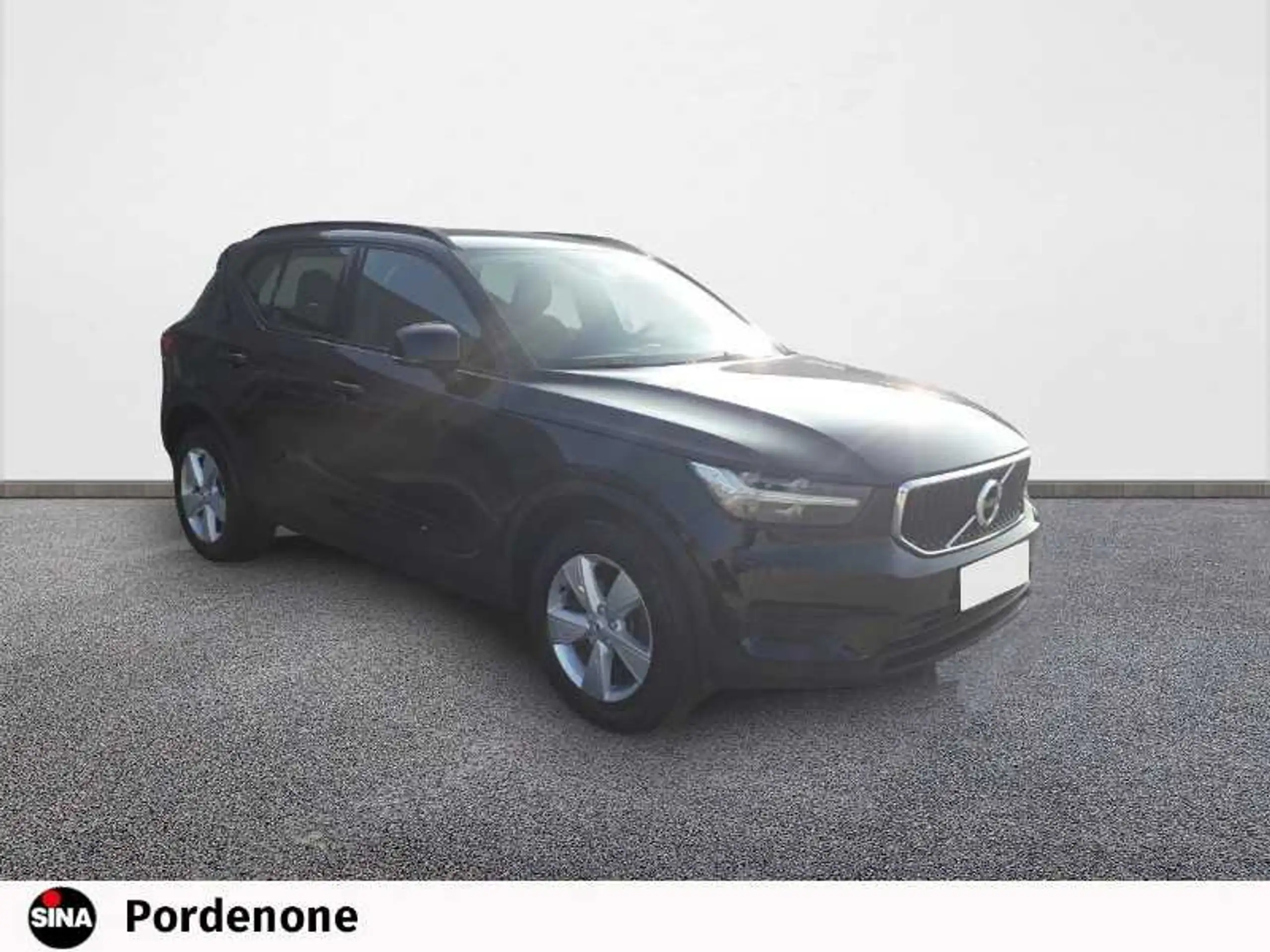 Volvo - XC40