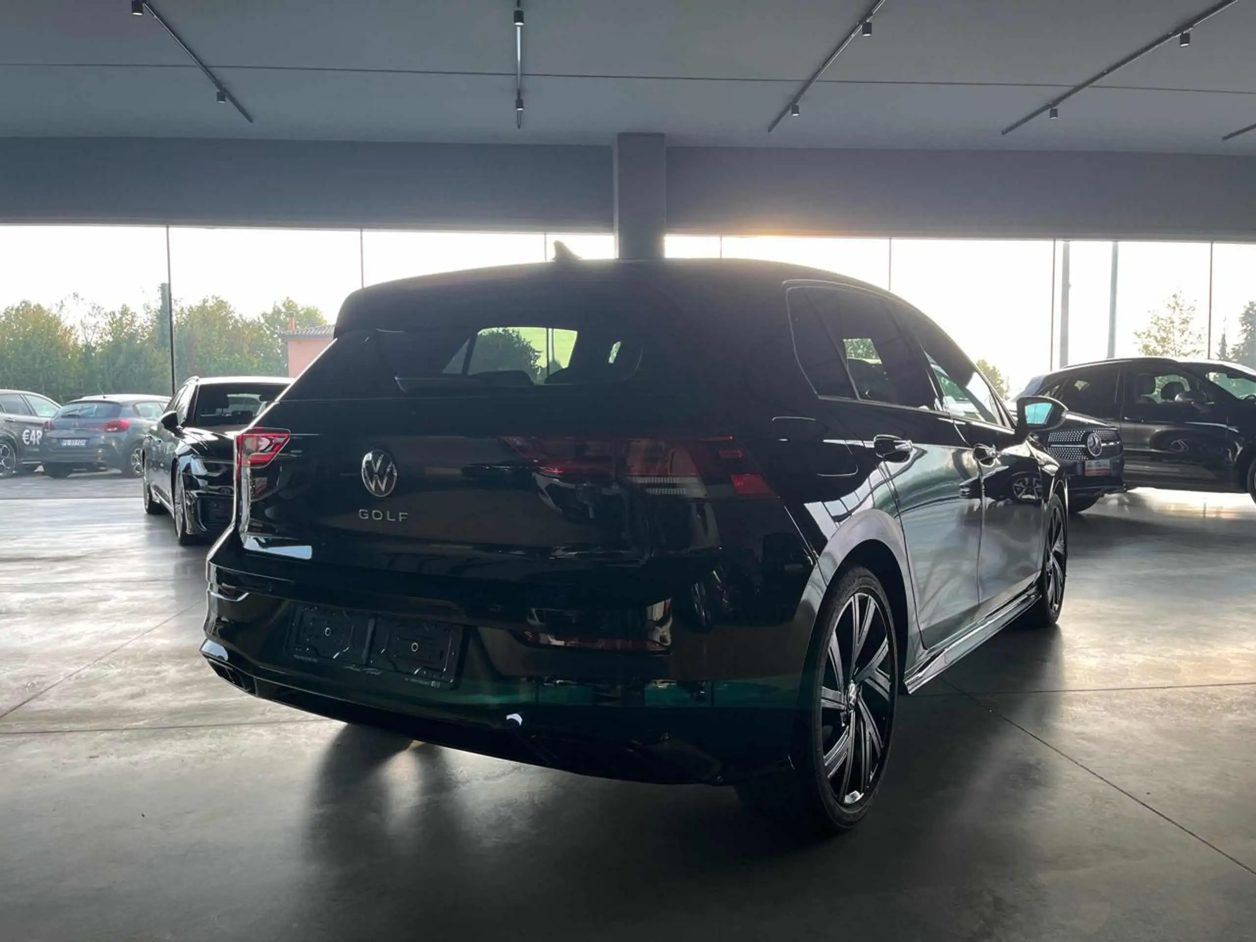 Volkswagen - Golf