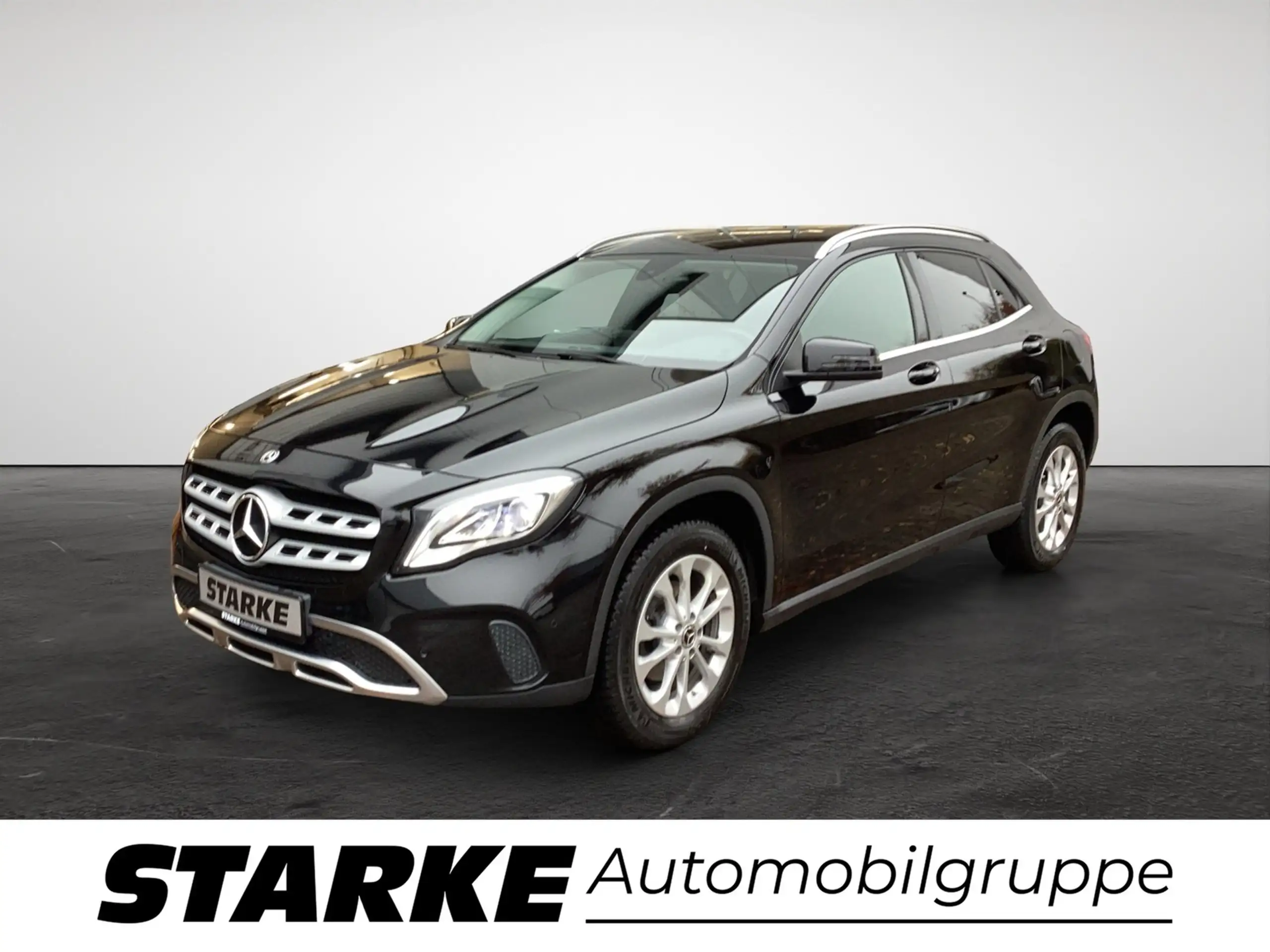 Mercedes-Benz - GLA 220