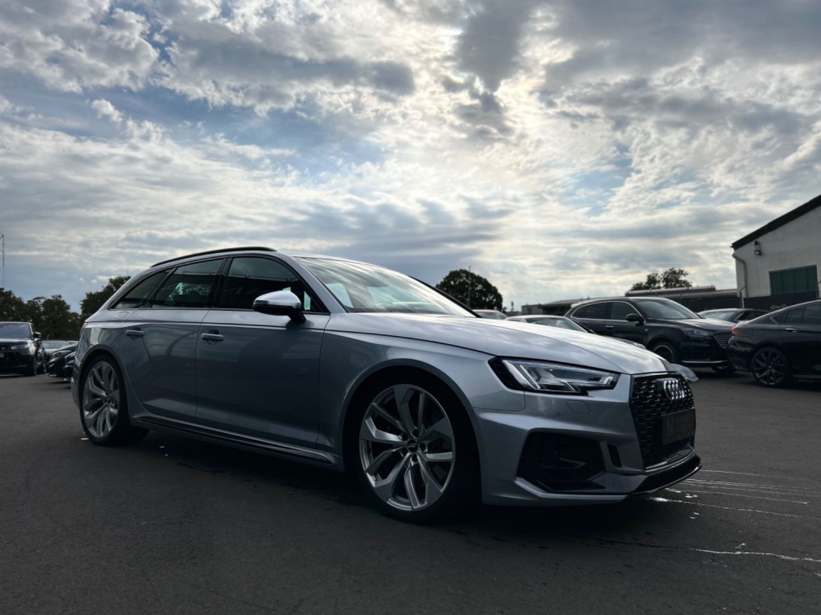 Audi - RS 4