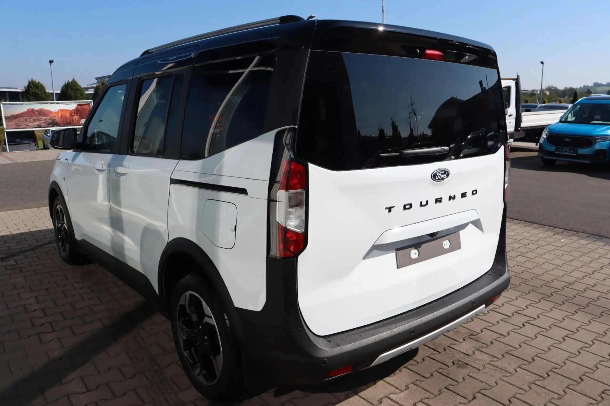 Ford - Tourneo Courier