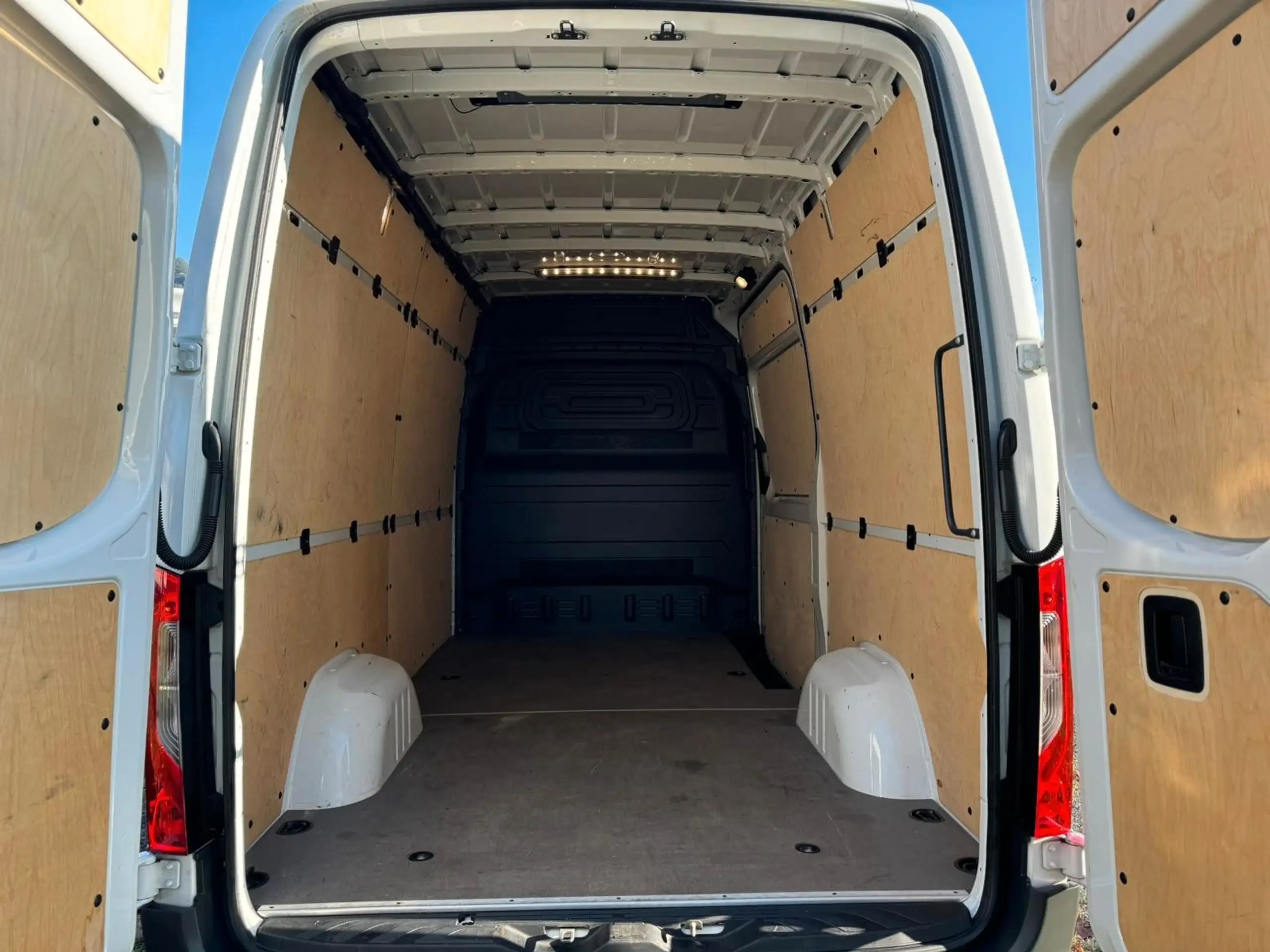 Mercedes-Benz - Sprinter