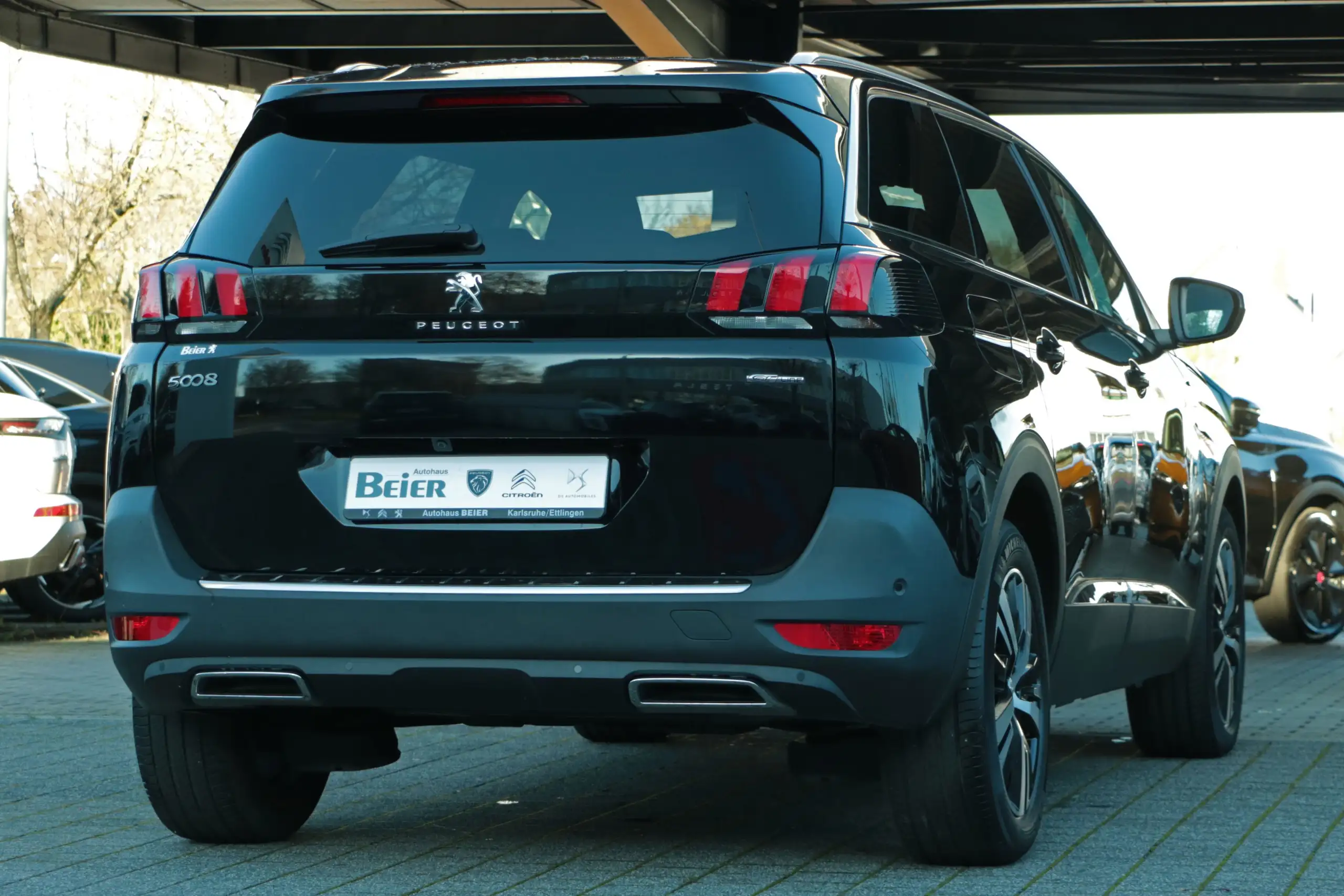 Peugeot - 5008