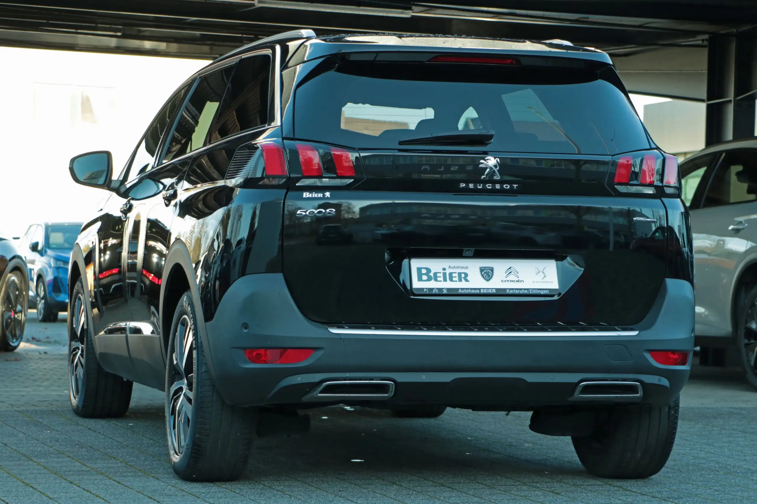 Peugeot - 5008