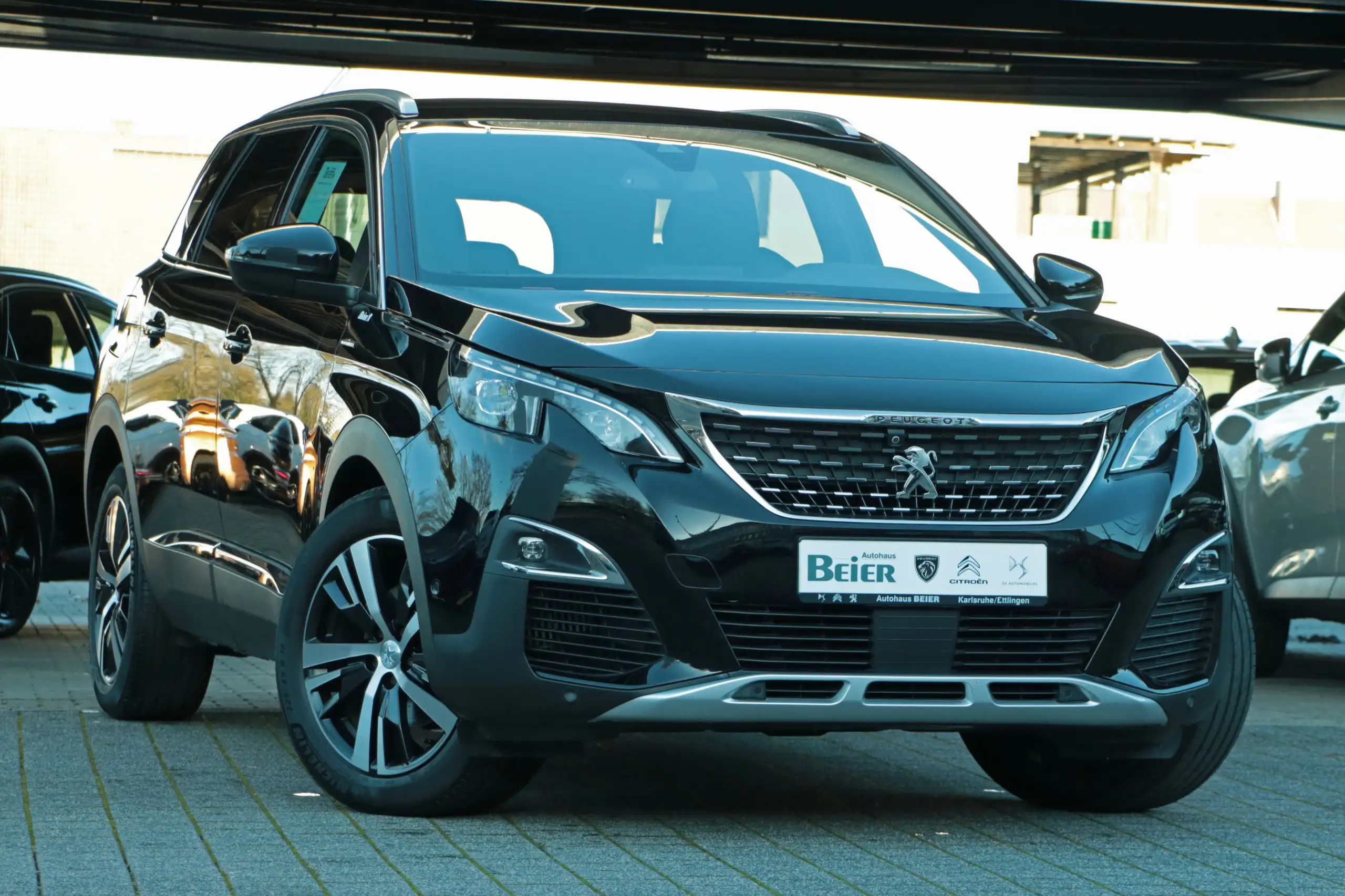 Peugeot - 5008