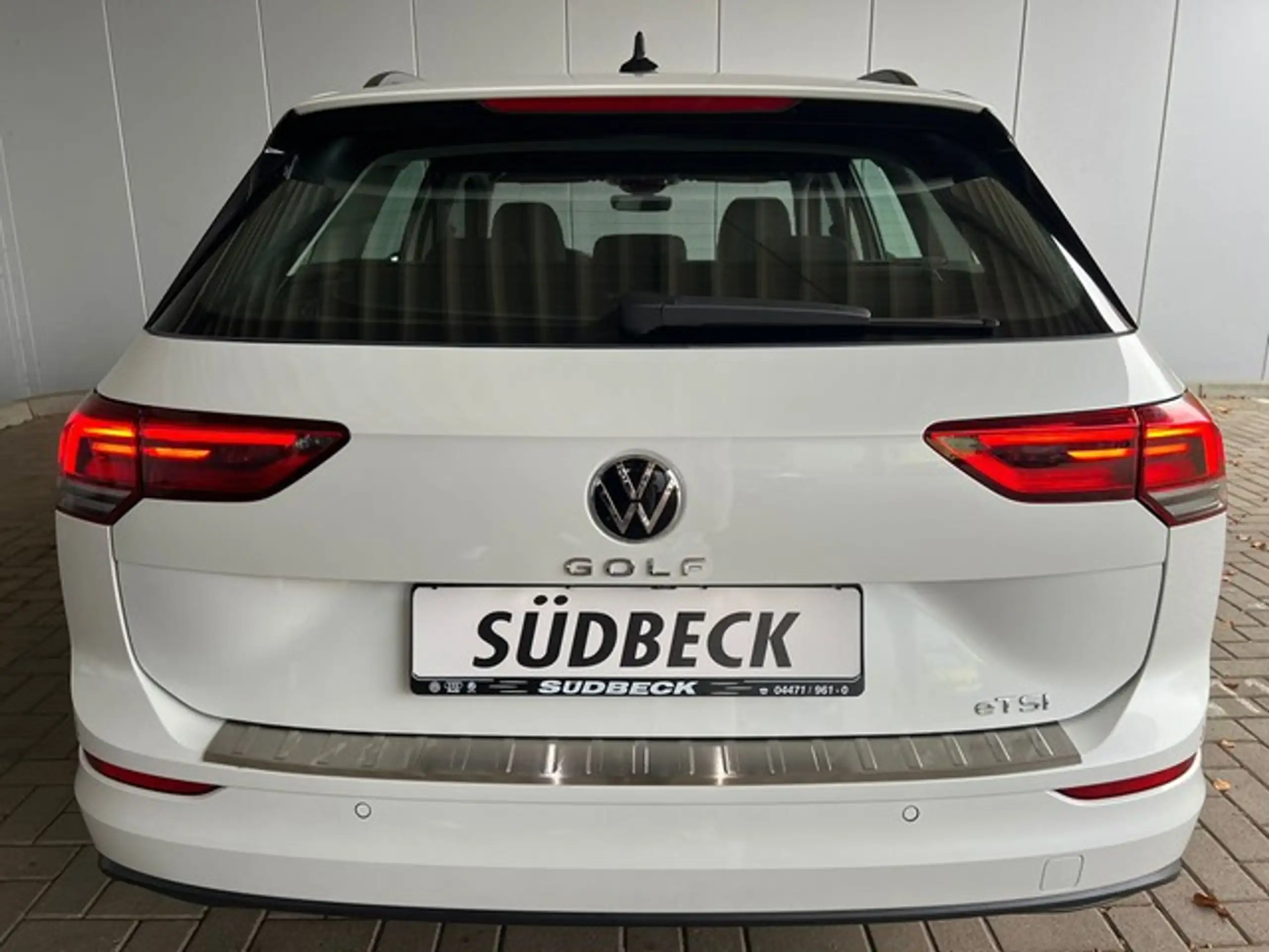 Volkswagen - Golf