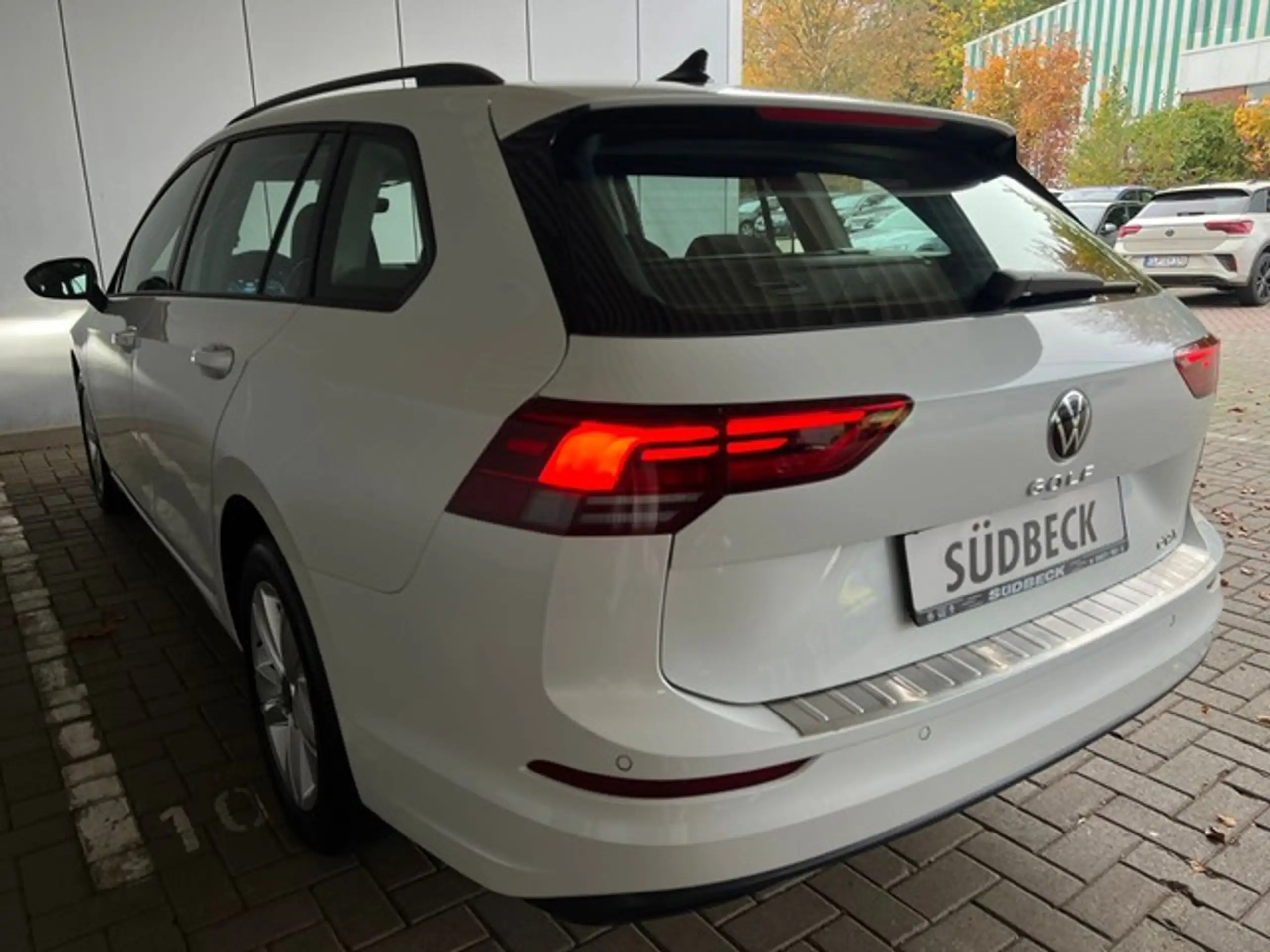 Volkswagen - Golf