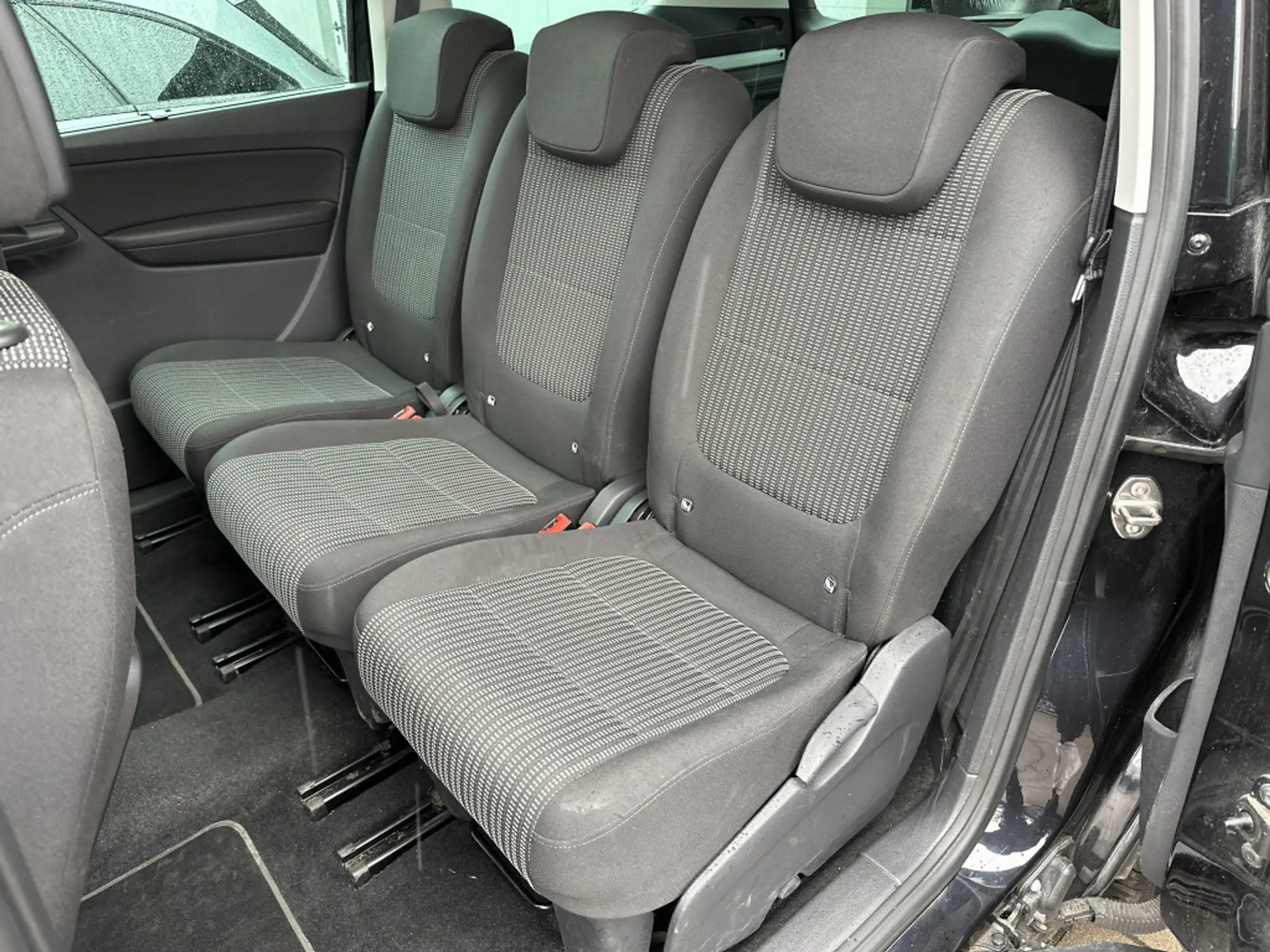 SEAT - Alhambra