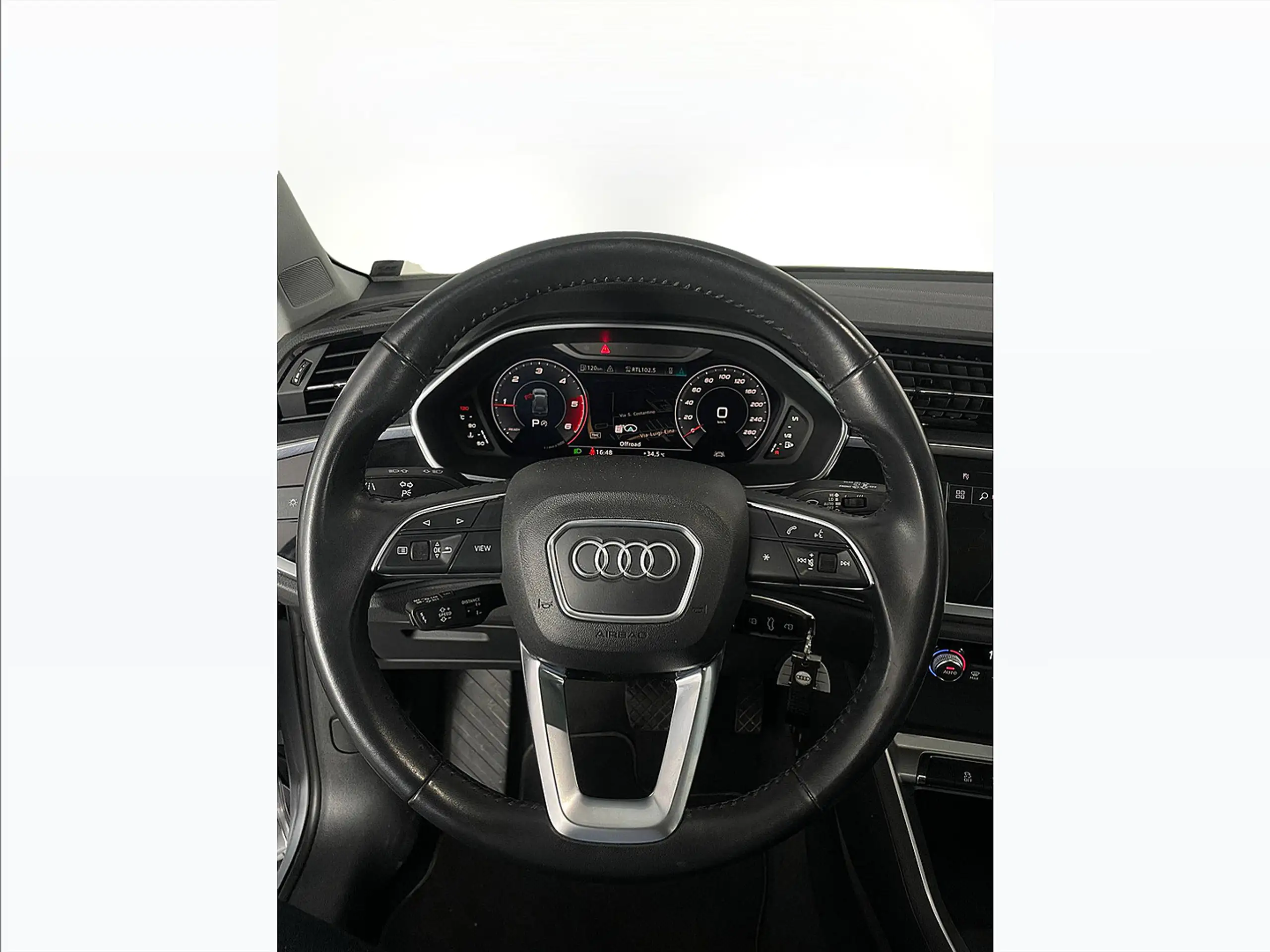 Audi - Q3