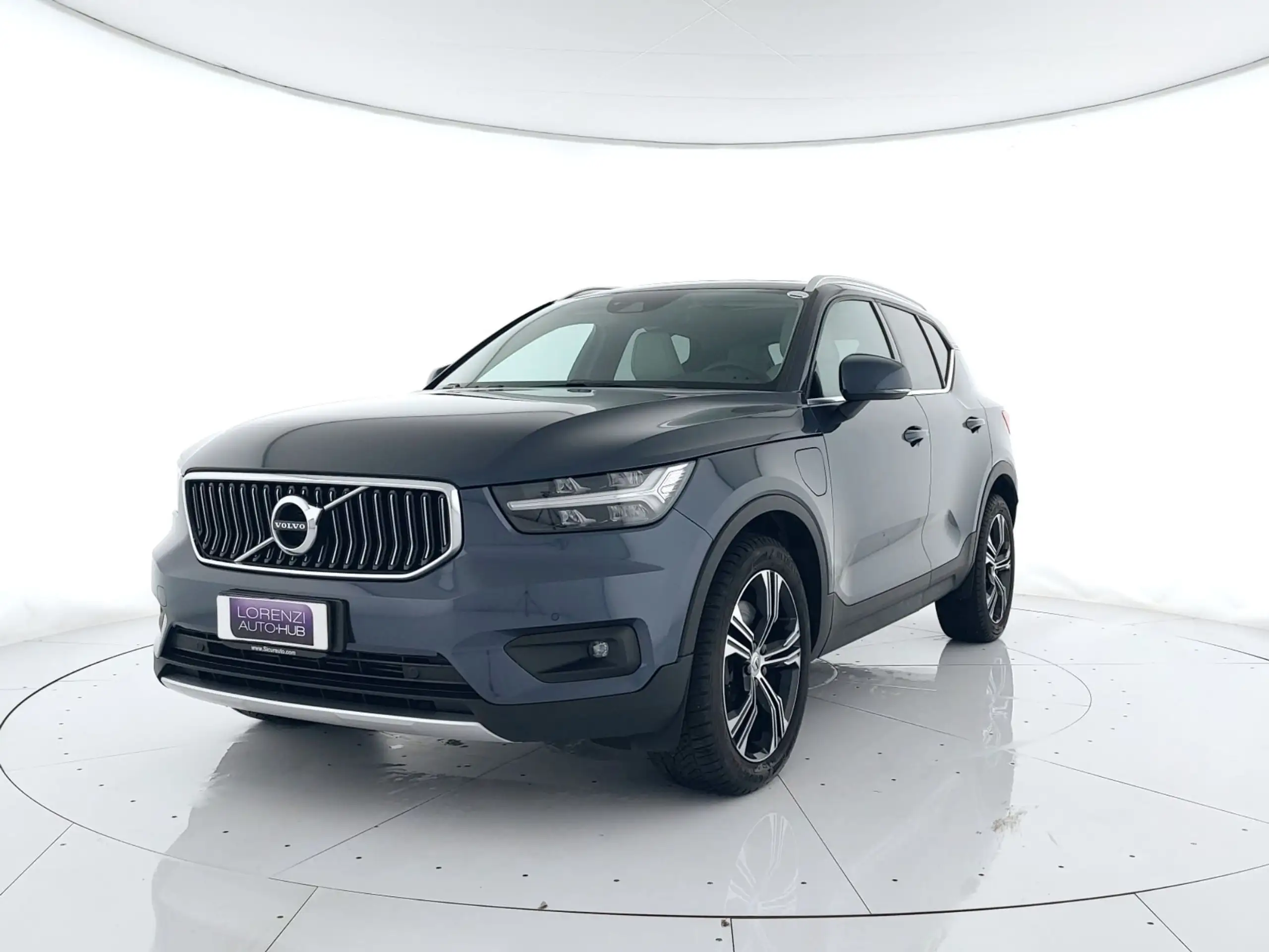 Volvo - XC40