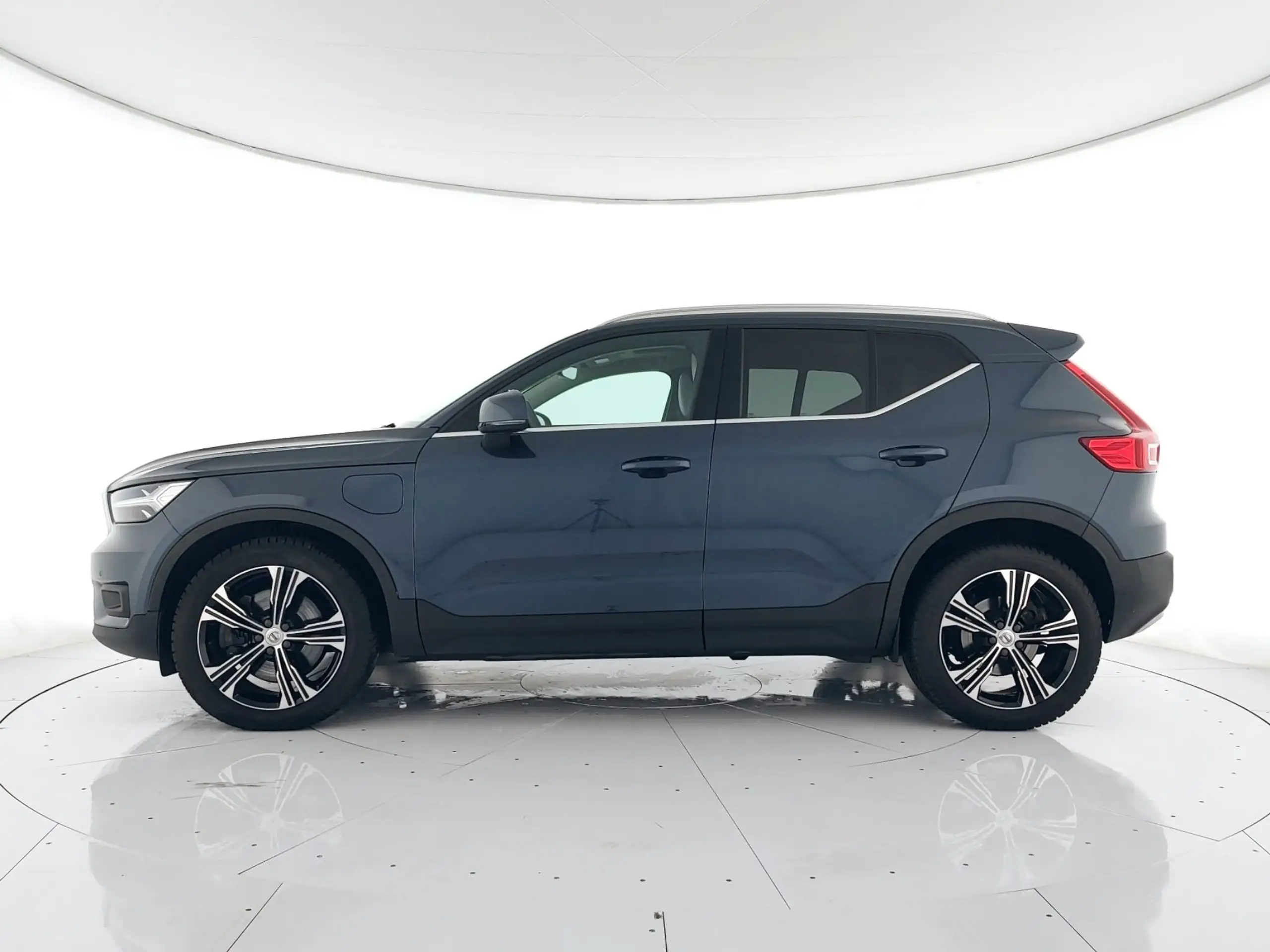 Volvo - XC40