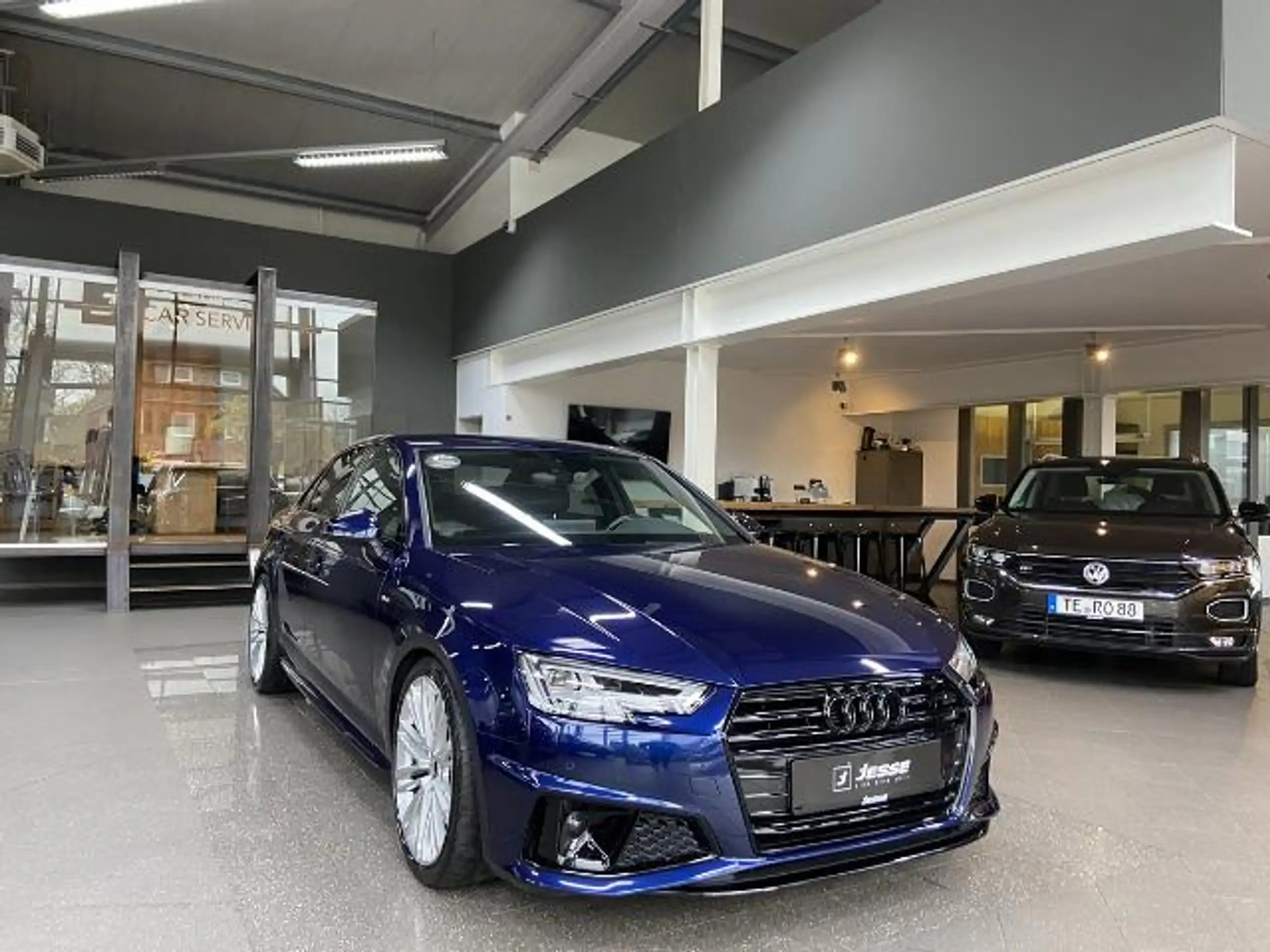 Audi - A4