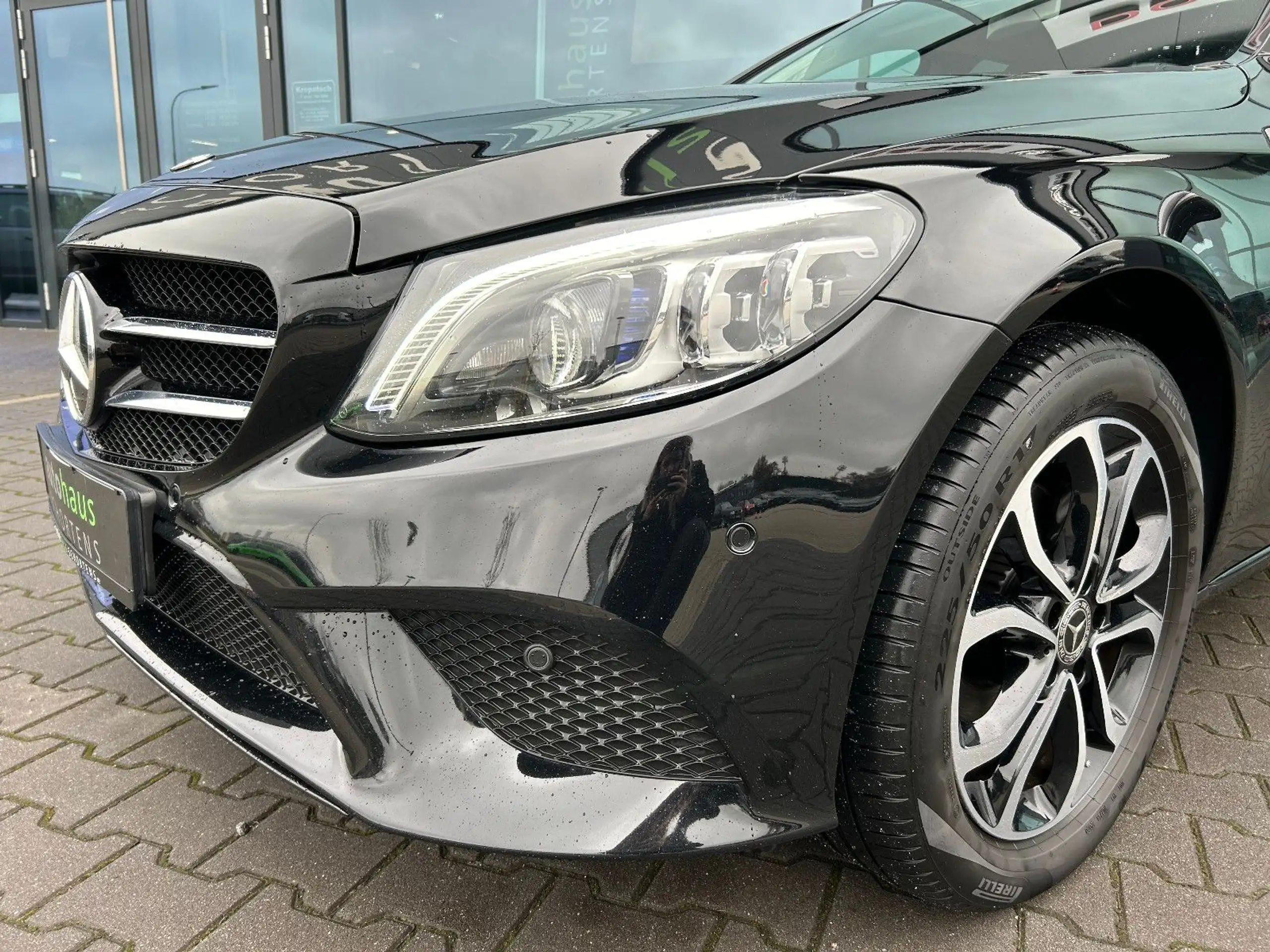 Mercedes-Benz - C 220