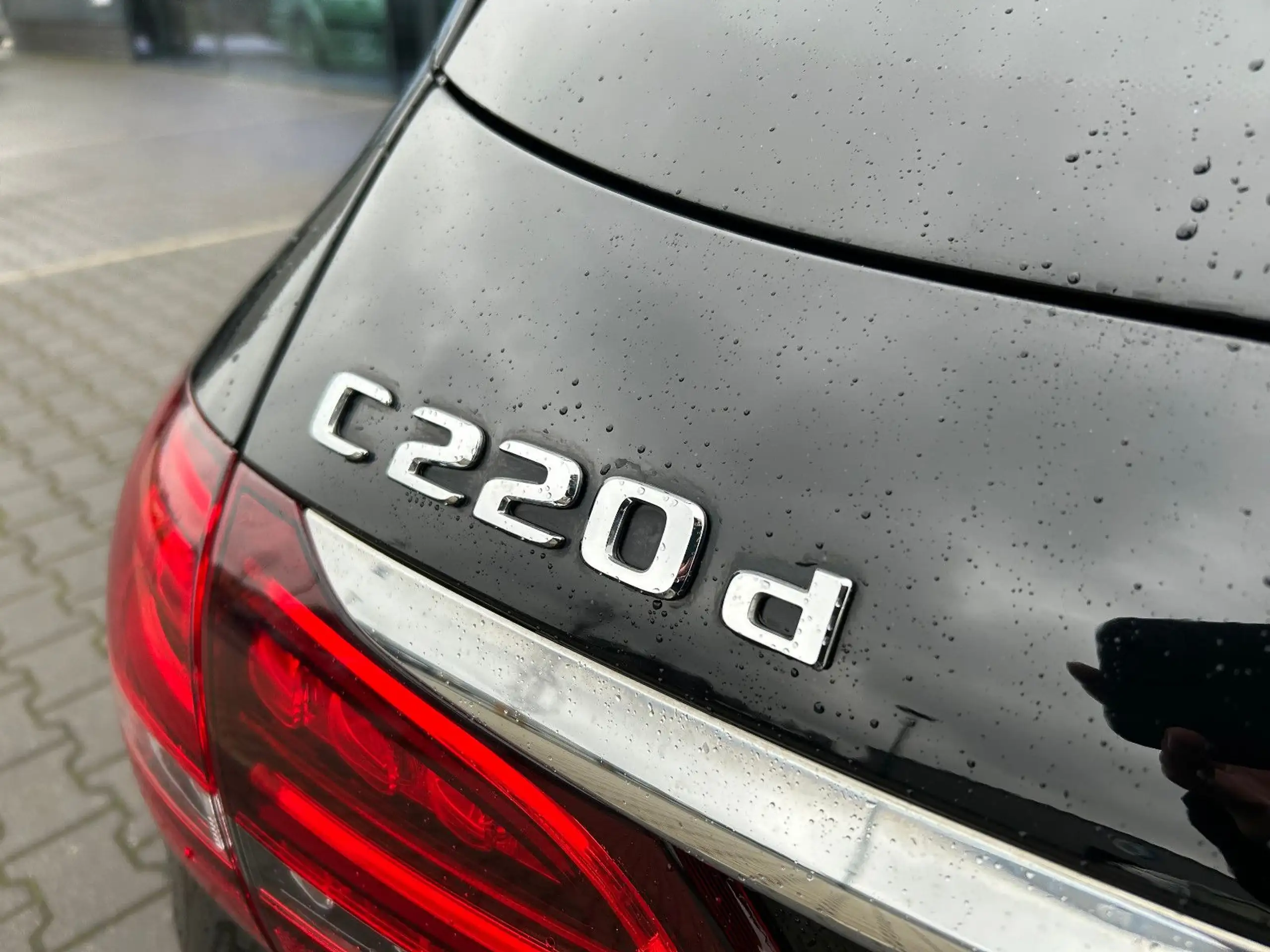 Mercedes-Benz - C 220