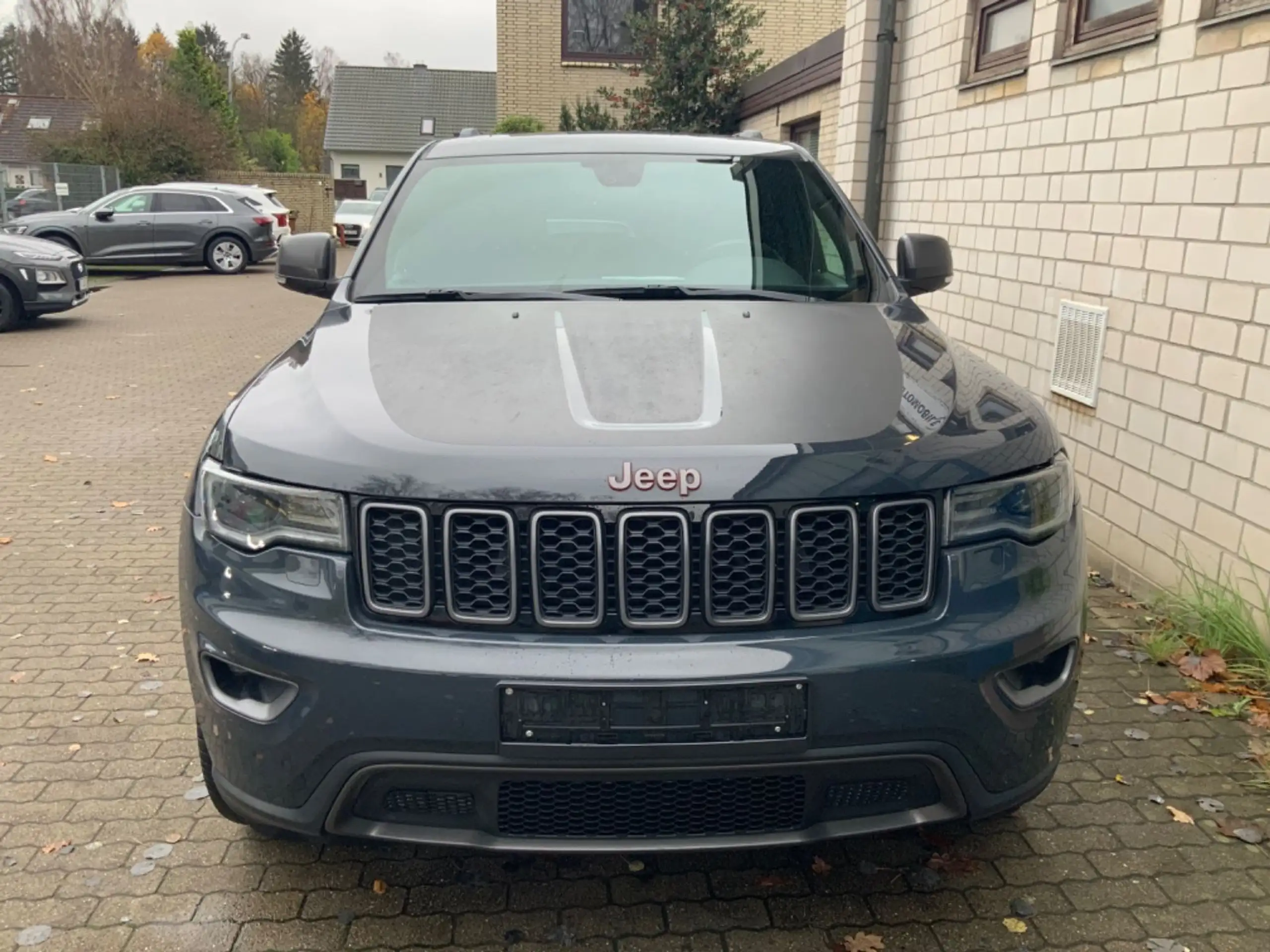 Jeep - Grand Cherokee