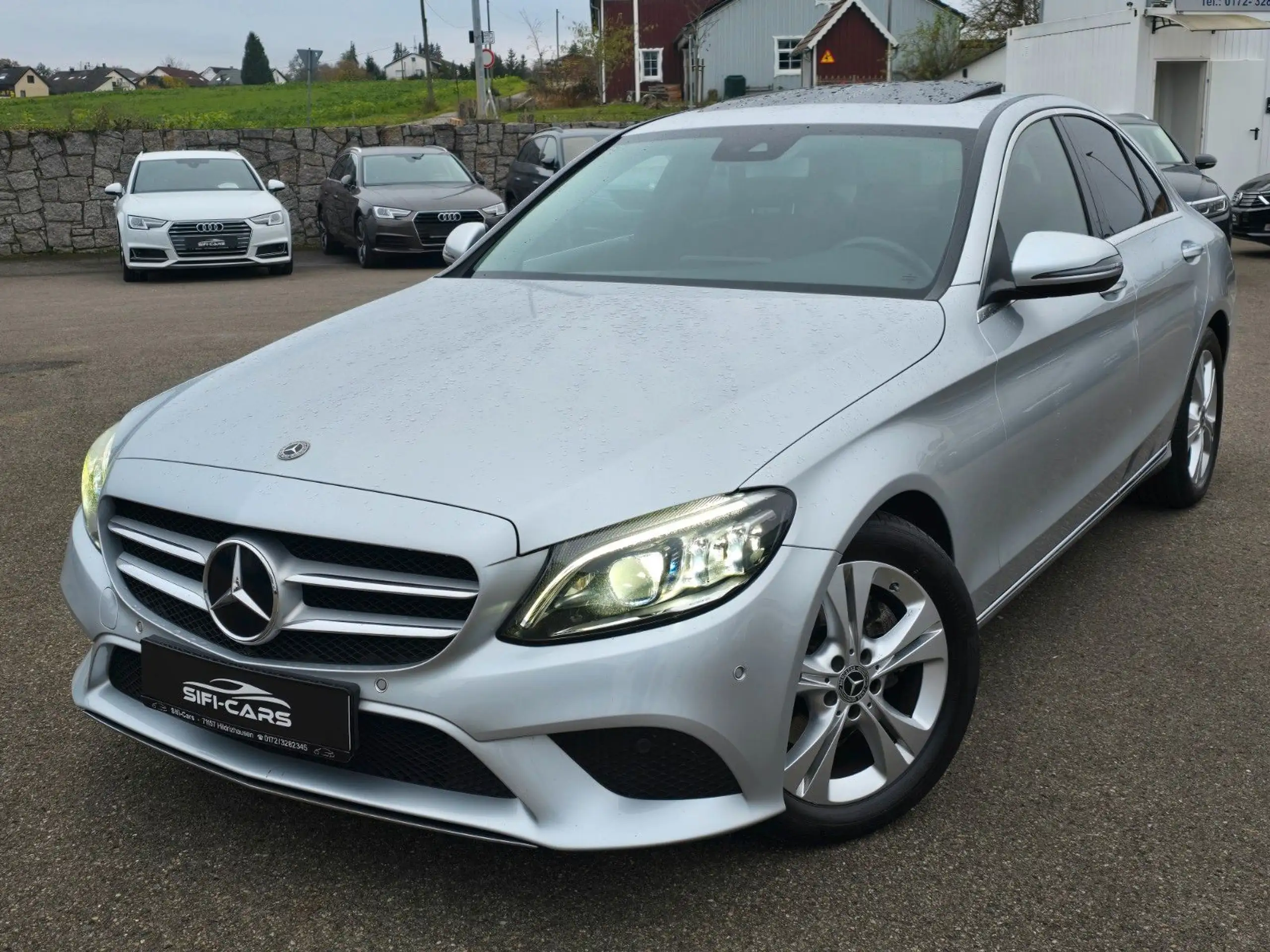 Mercedes-Benz - C 220