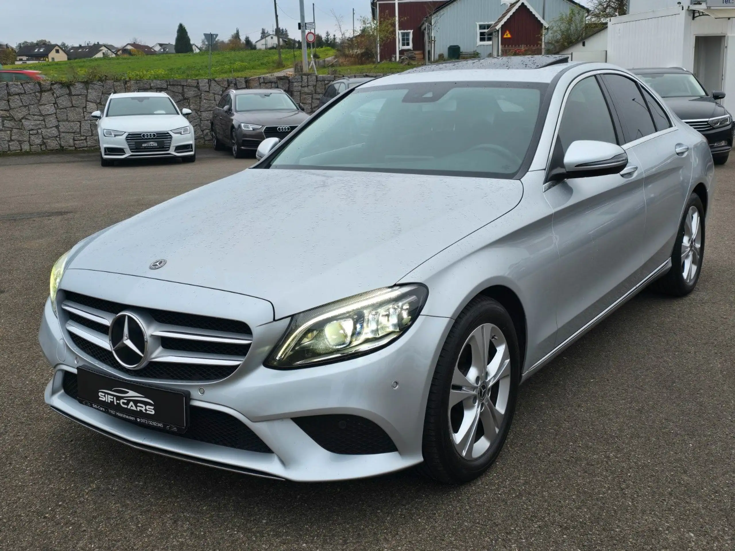 Mercedes-Benz - C 220