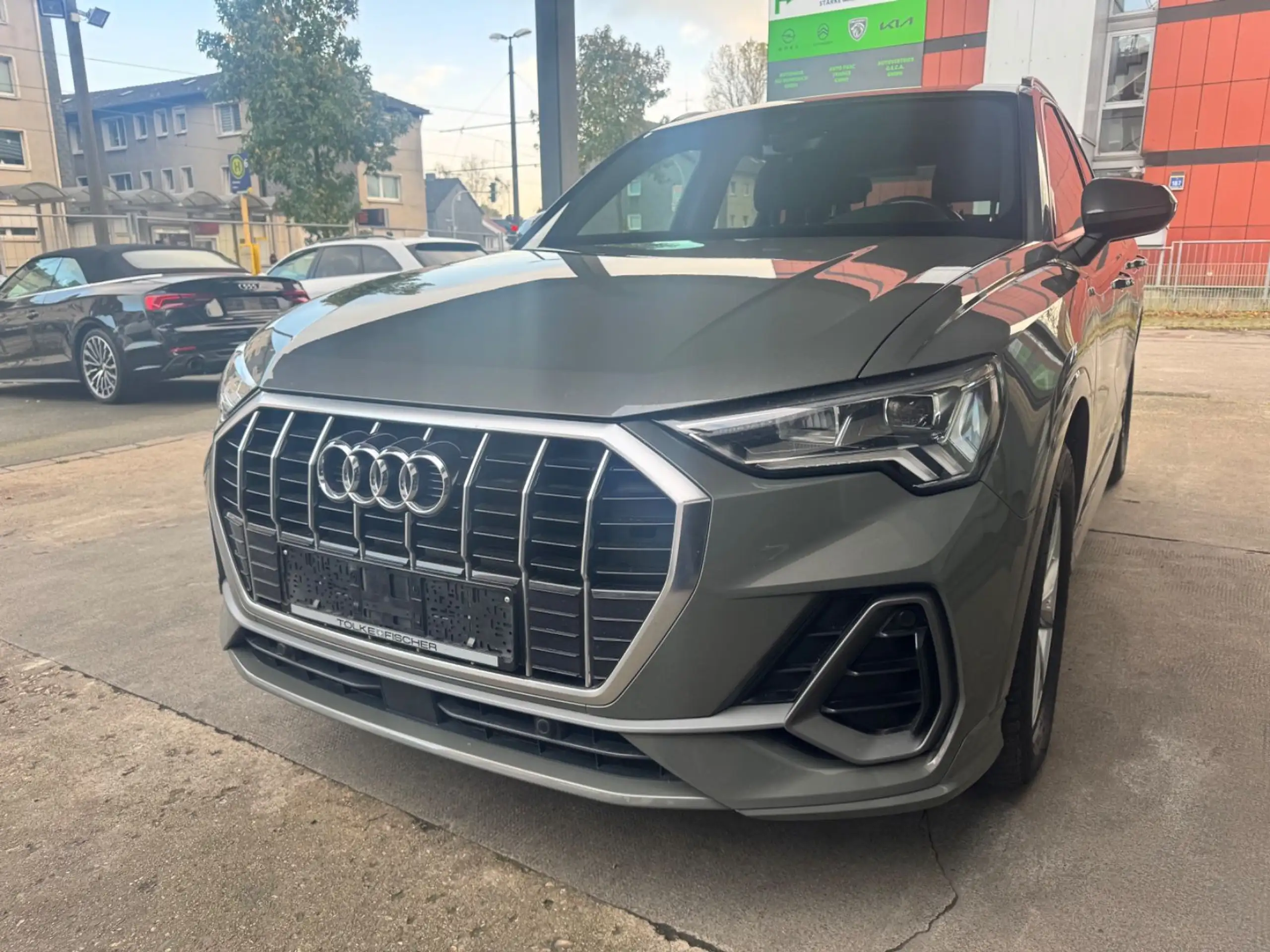 Audi - Q3