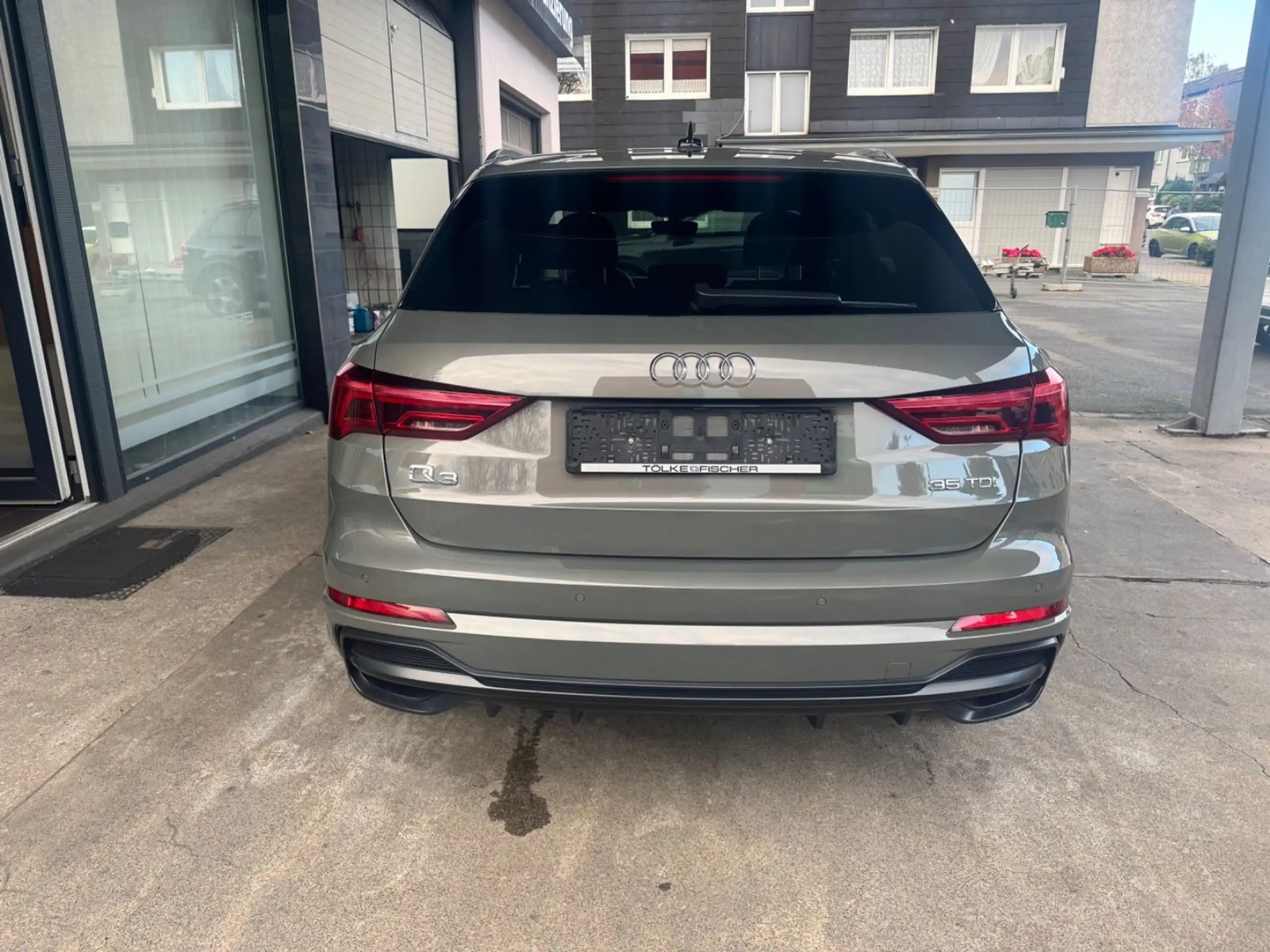 Audi - Q3