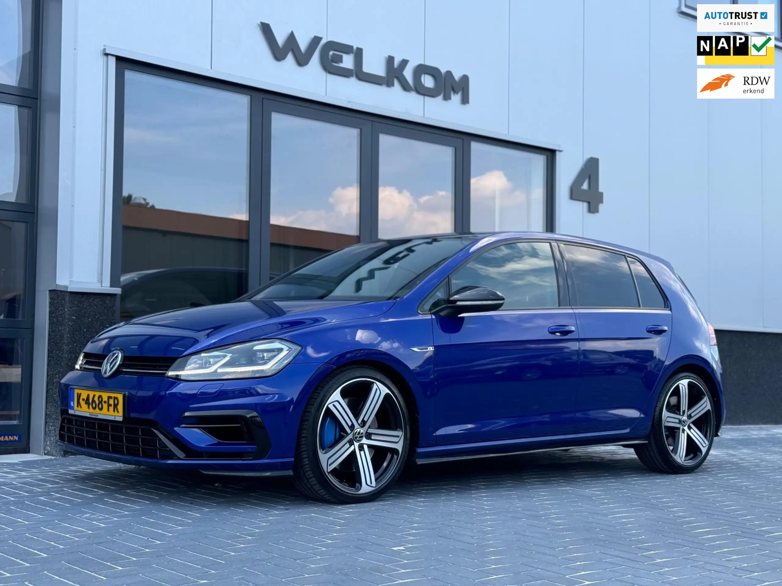 Volkswagen - Golf