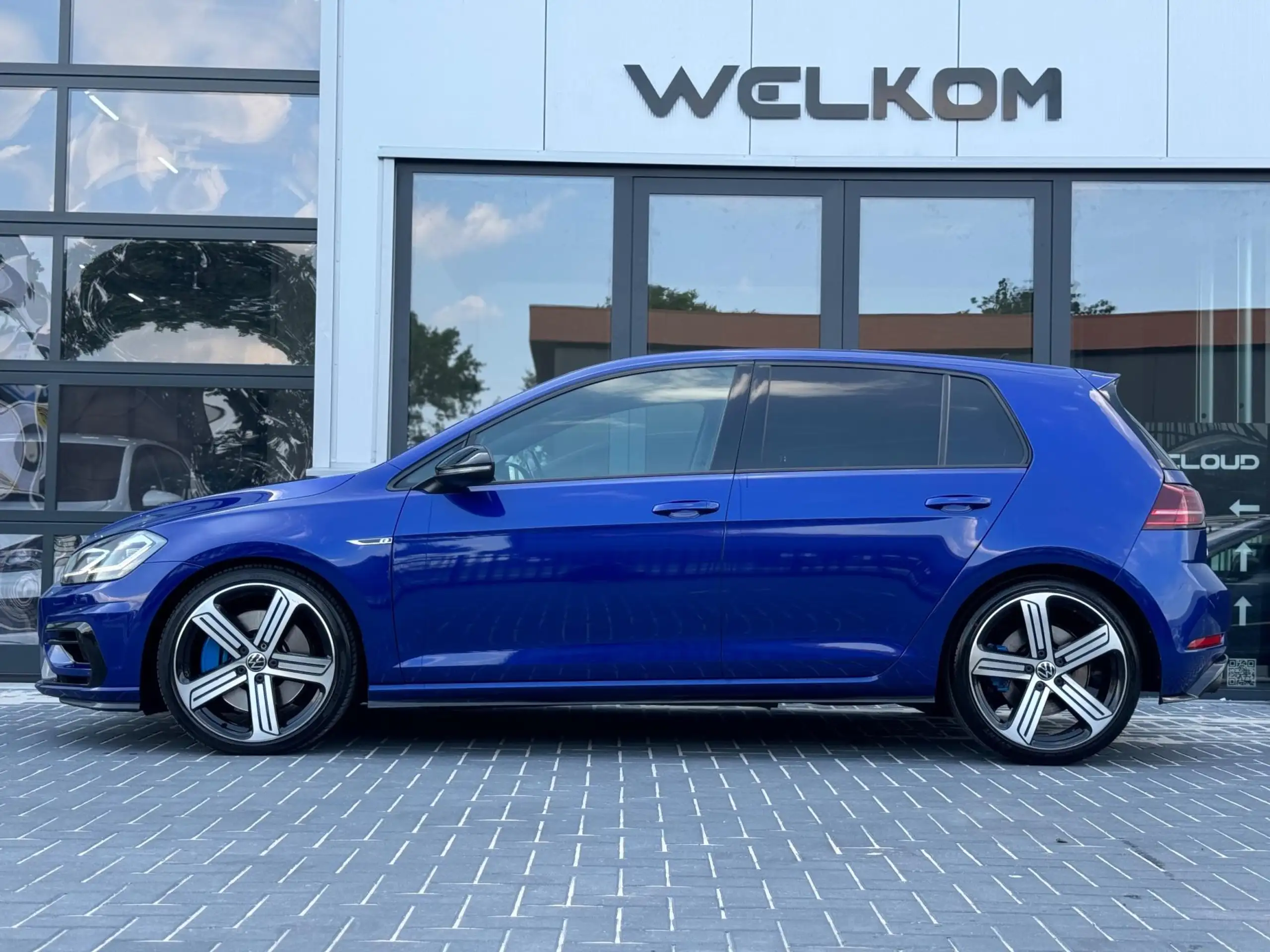 Volkswagen - Golf