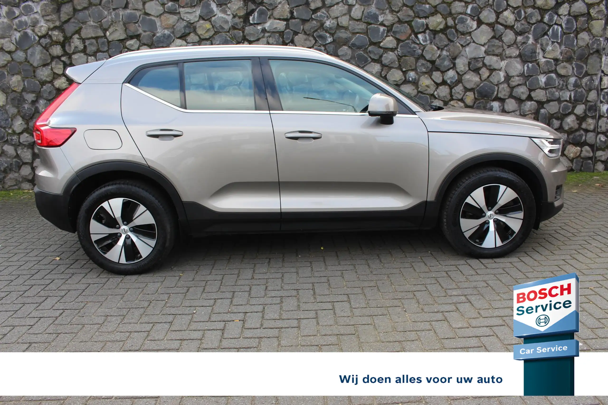 Volvo - XC40