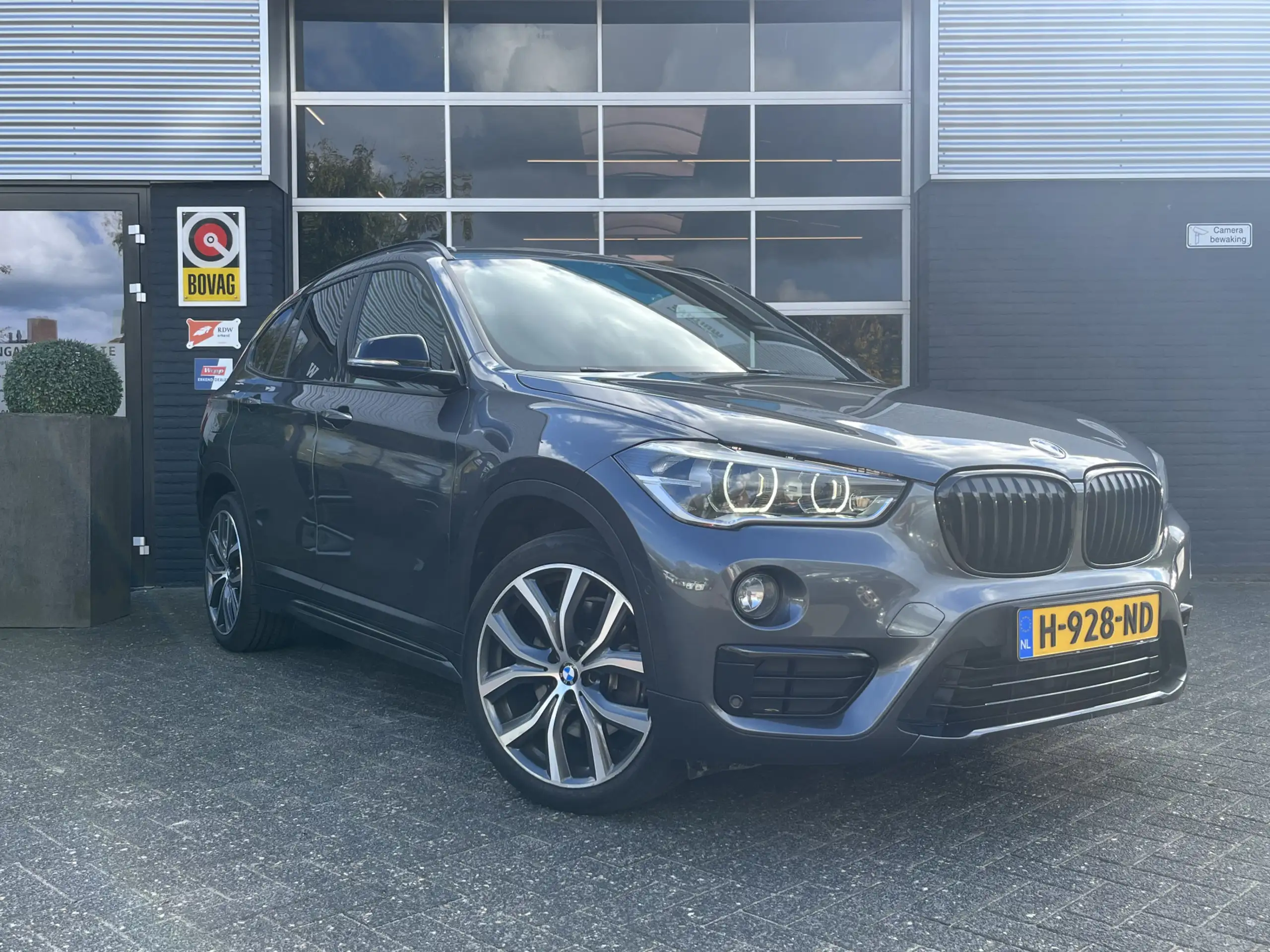 BMW - X1