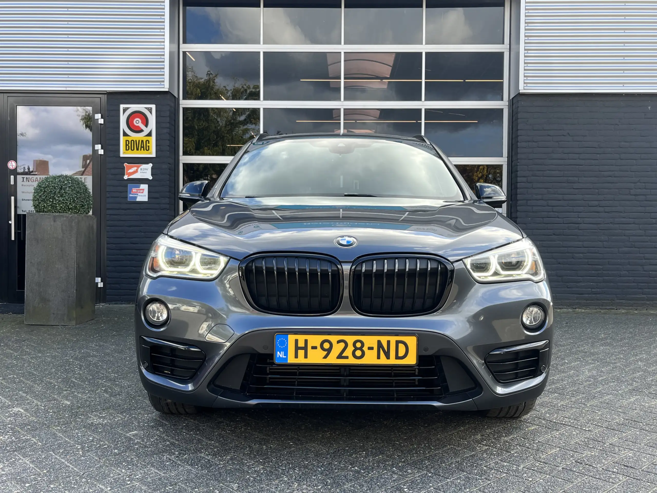 BMW - X1