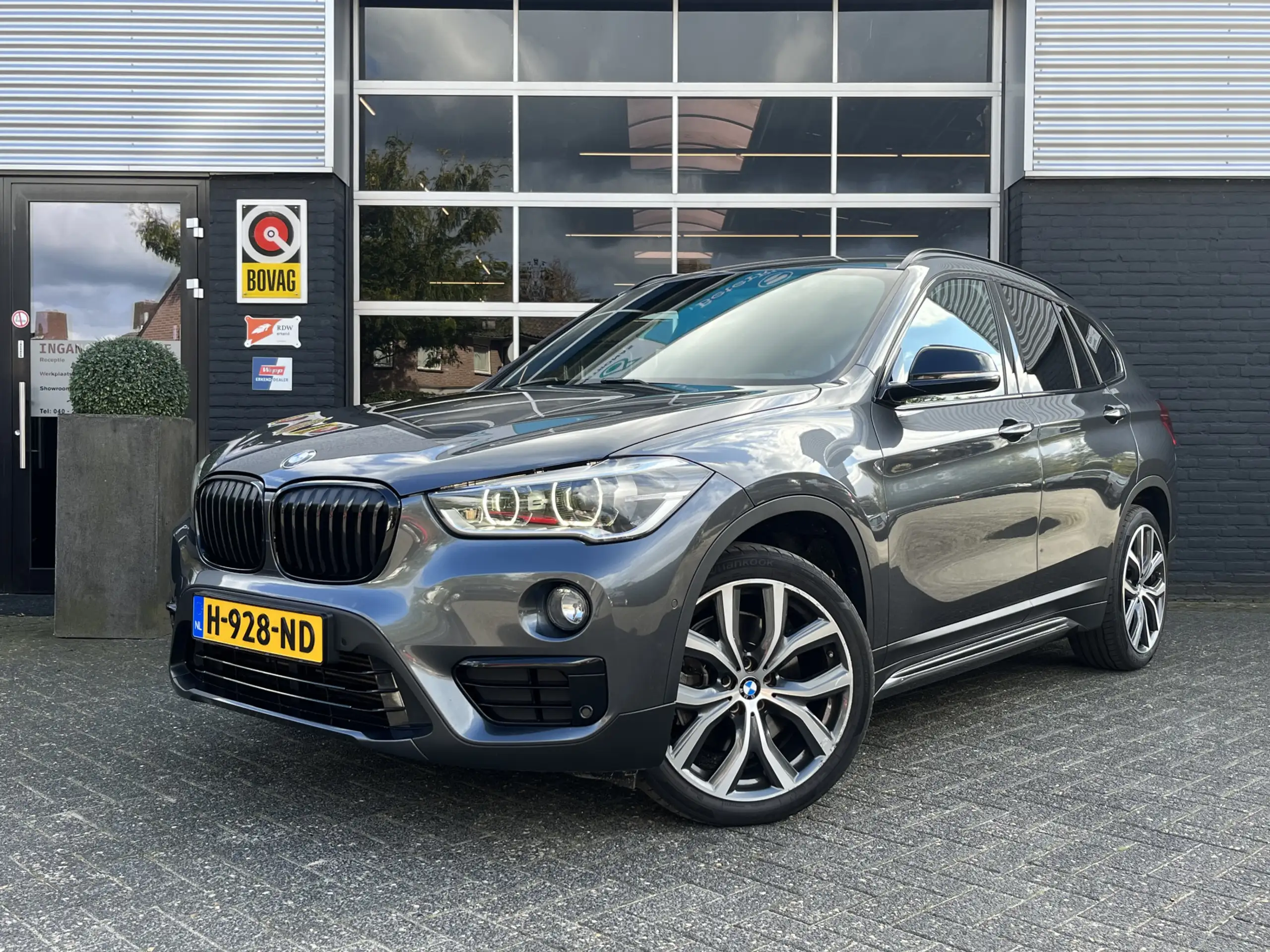 BMW - X1