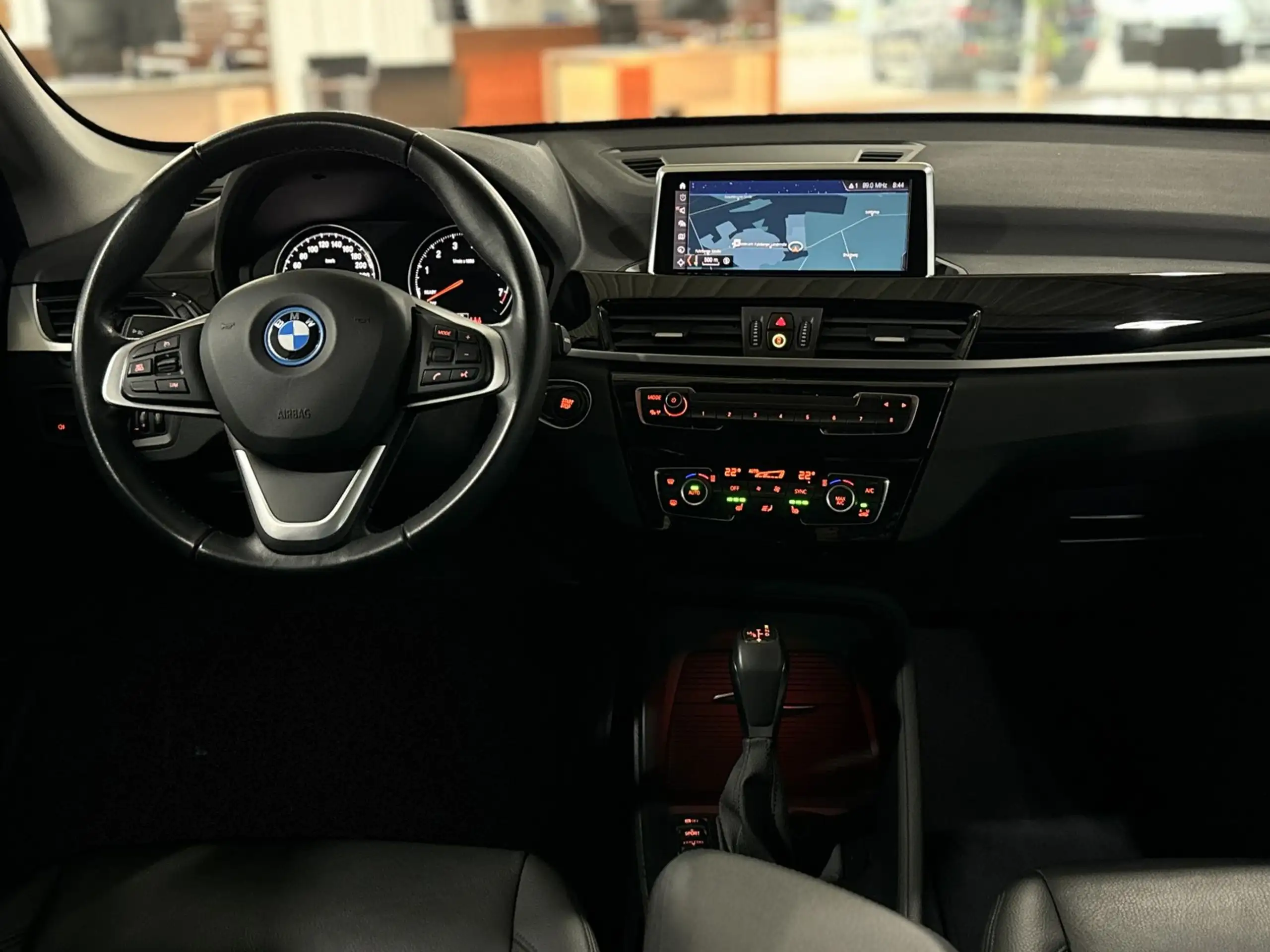 BMW - X1