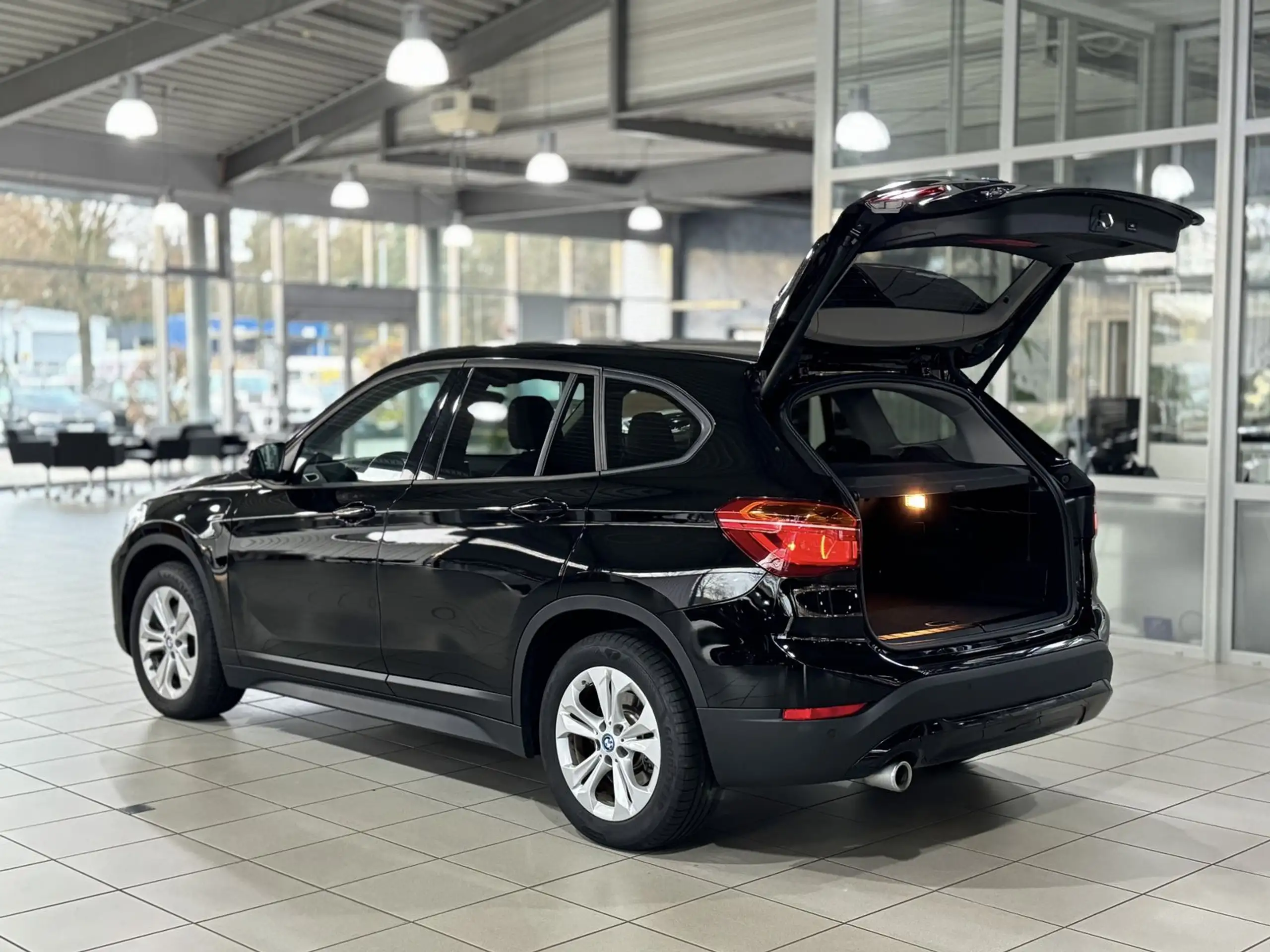 BMW - X1