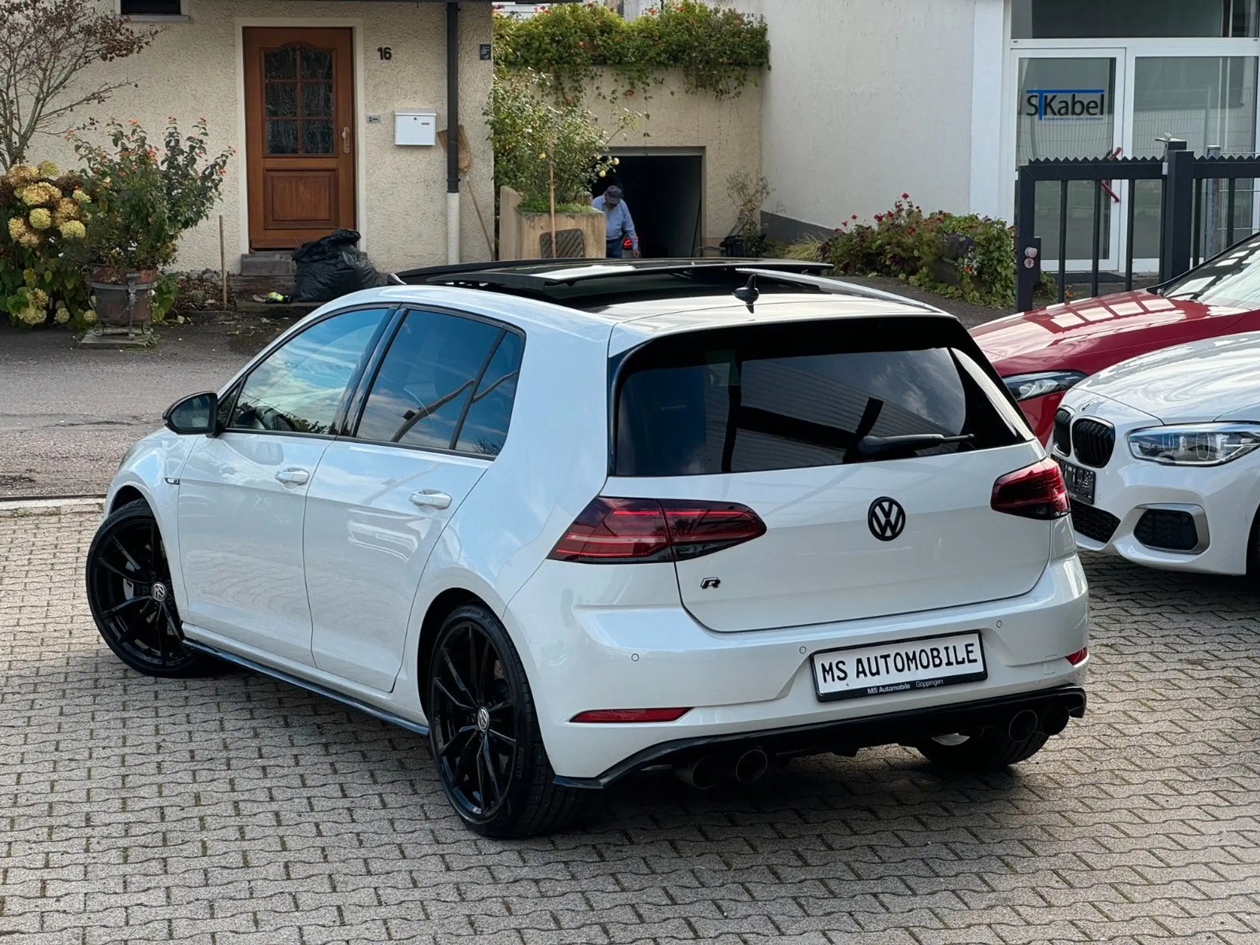 Volkswagen - Golf