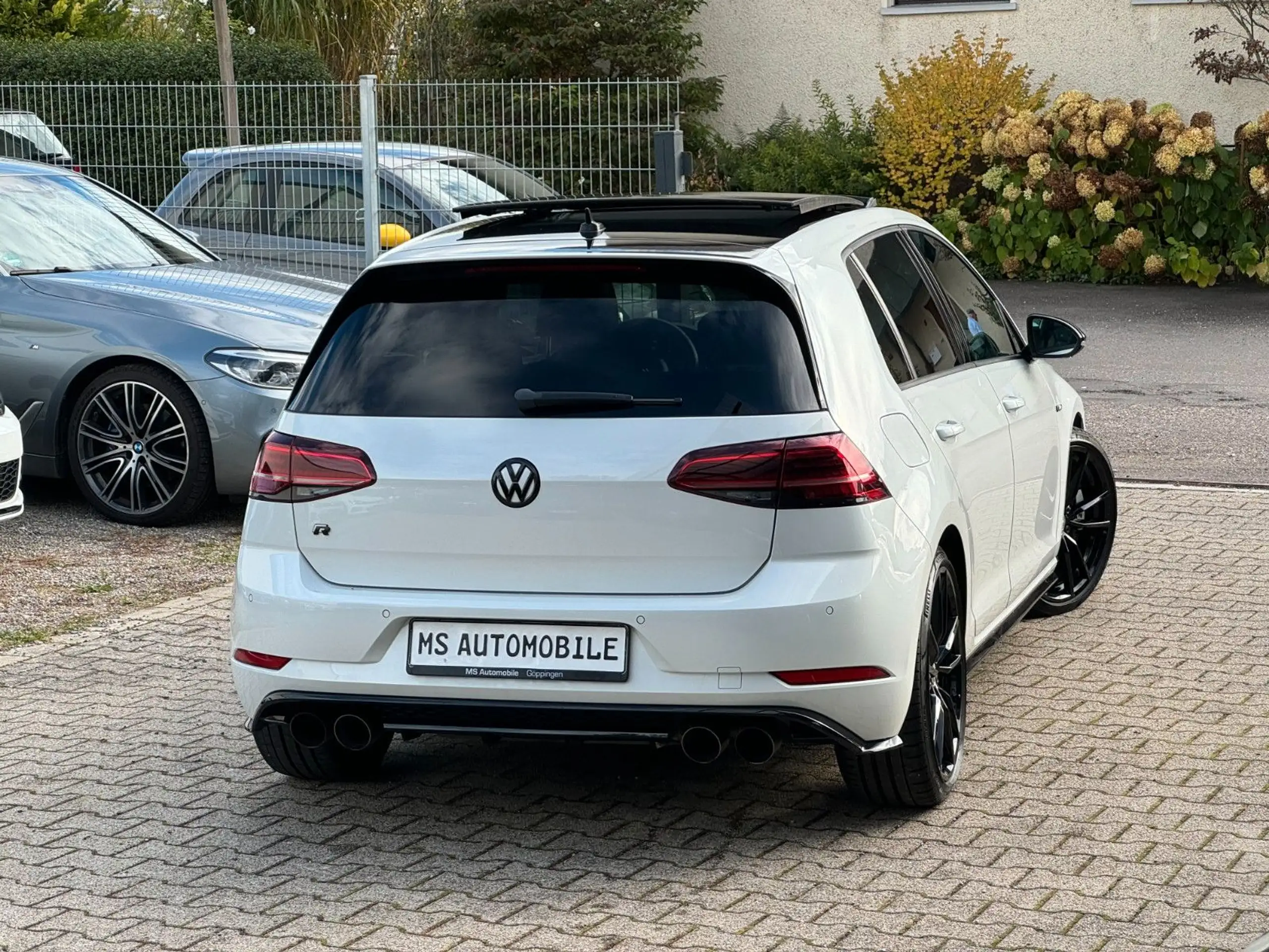 Volkswagen - Golf