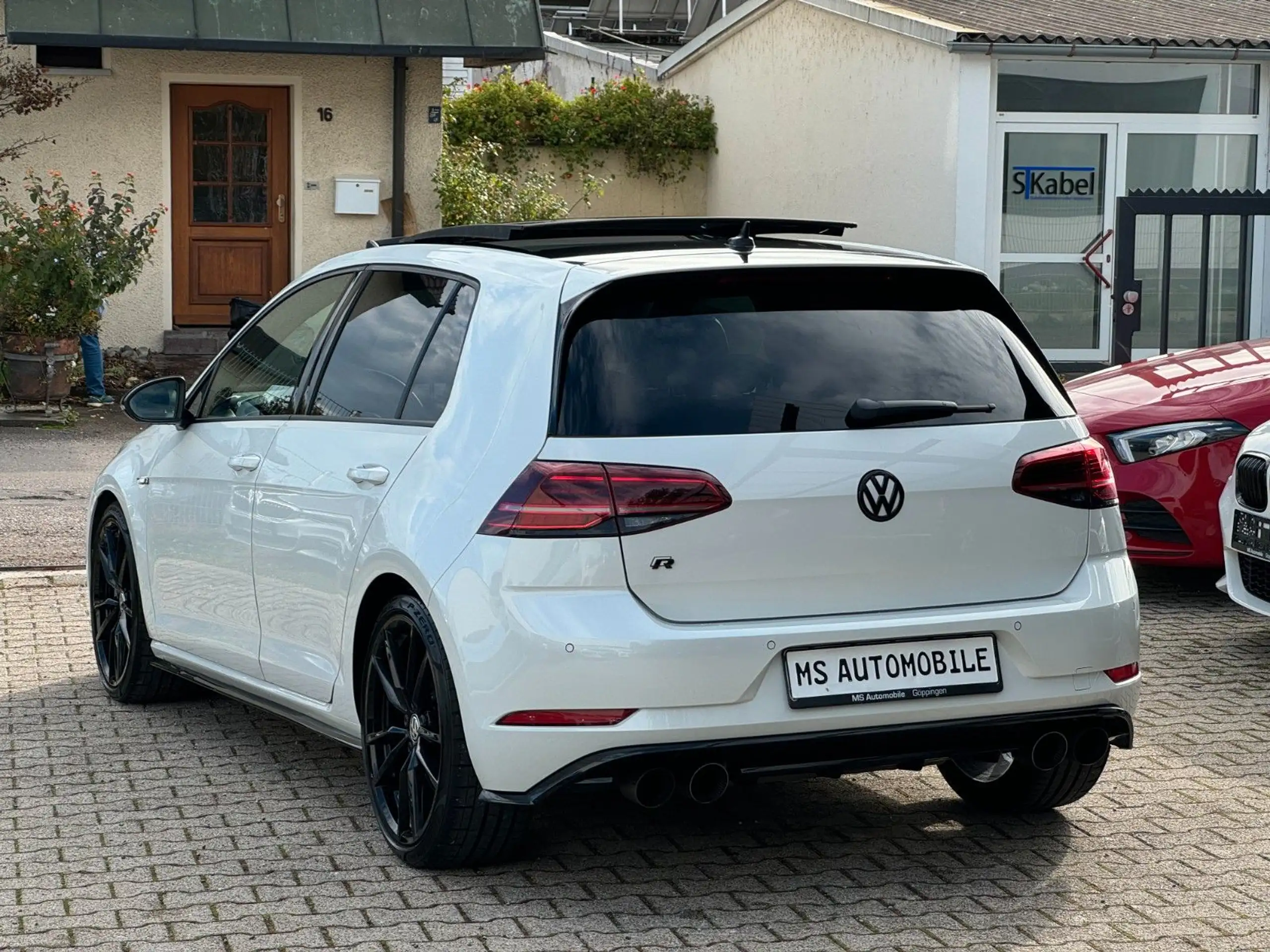 Volkswagen - Golf