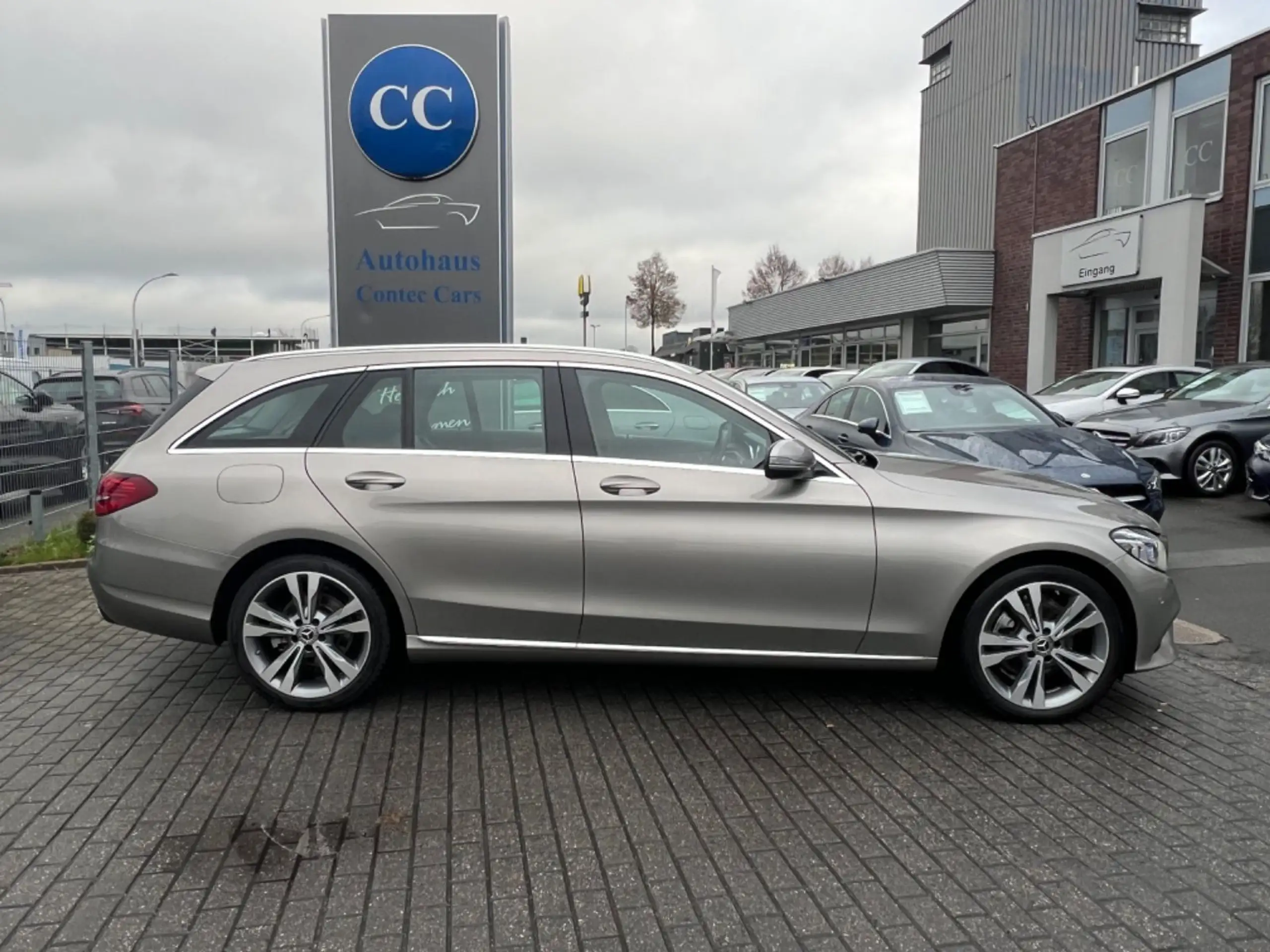 Mercedes-Benz - C 220