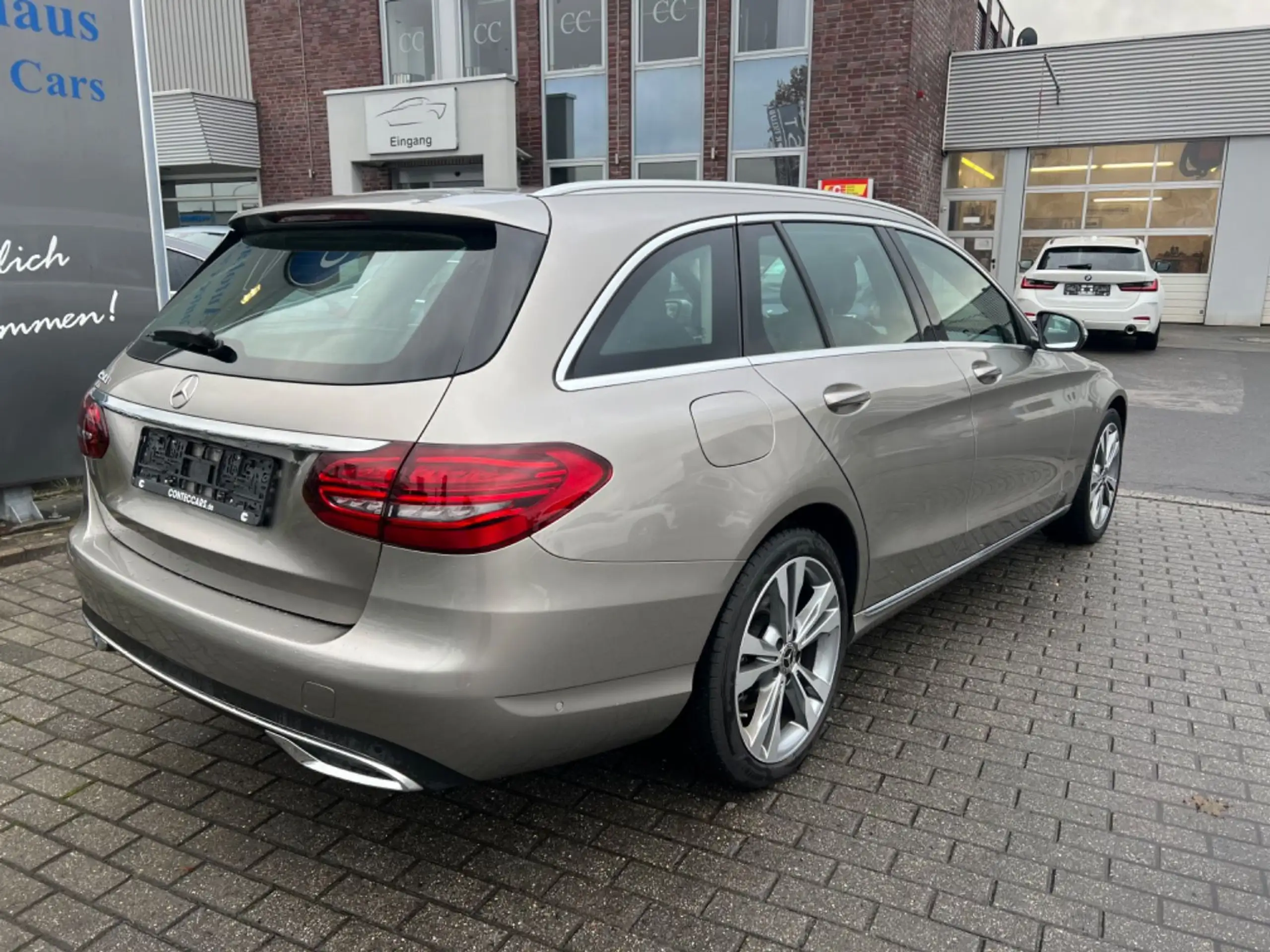 Mercedes-Benz - C 220