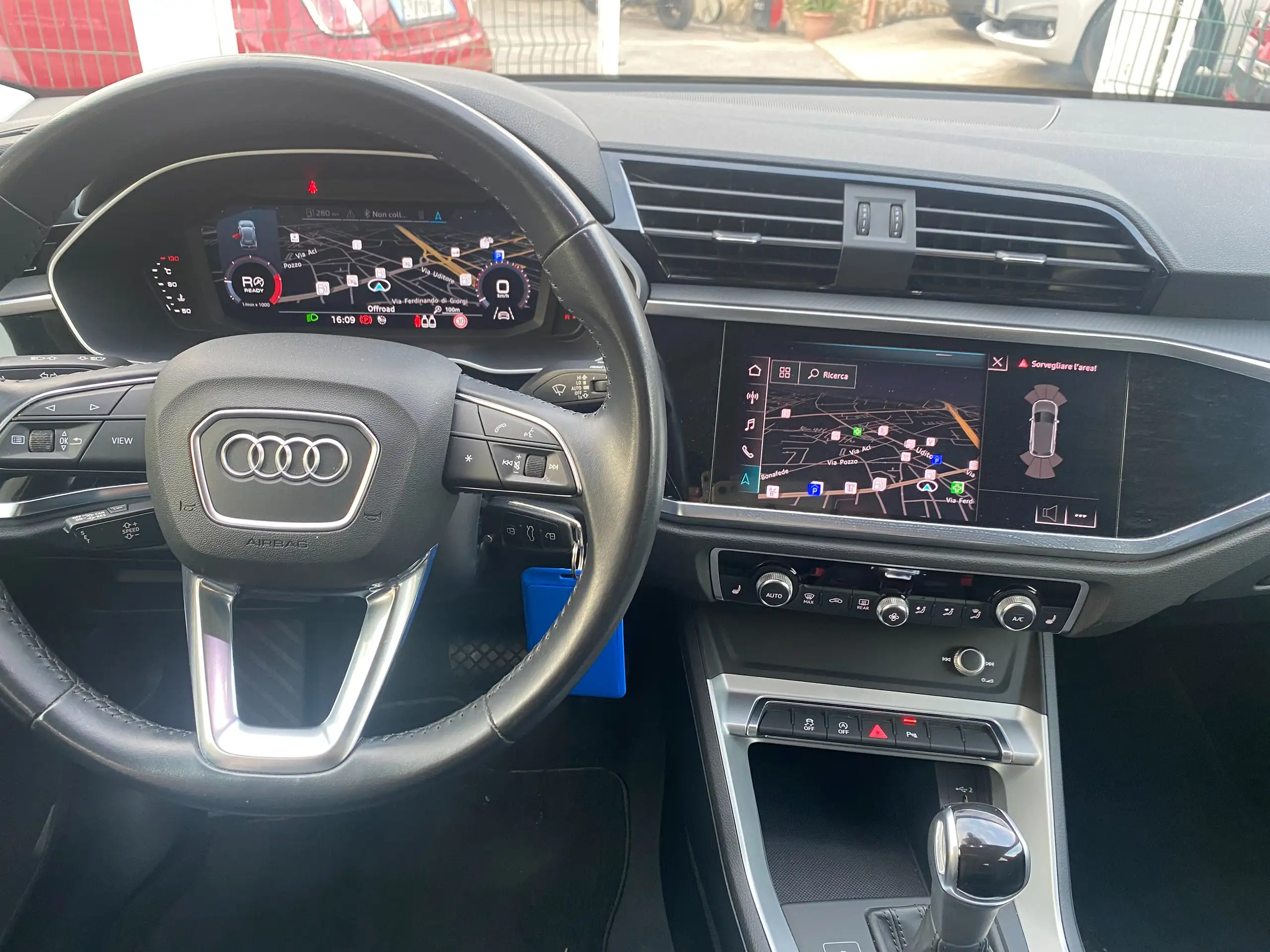 Audi - Q3