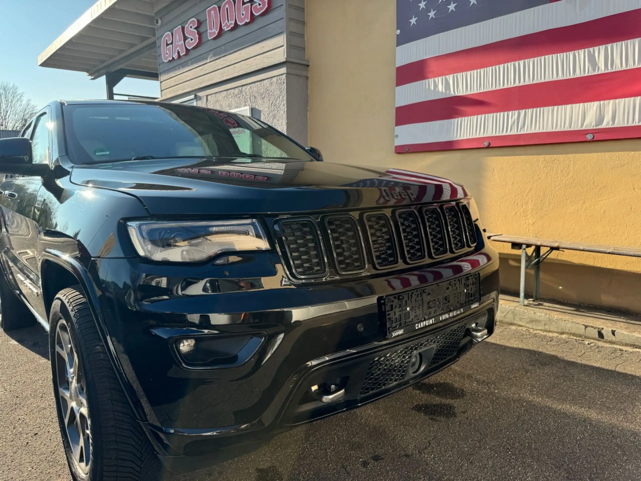 Jeep - Grand Cherokee