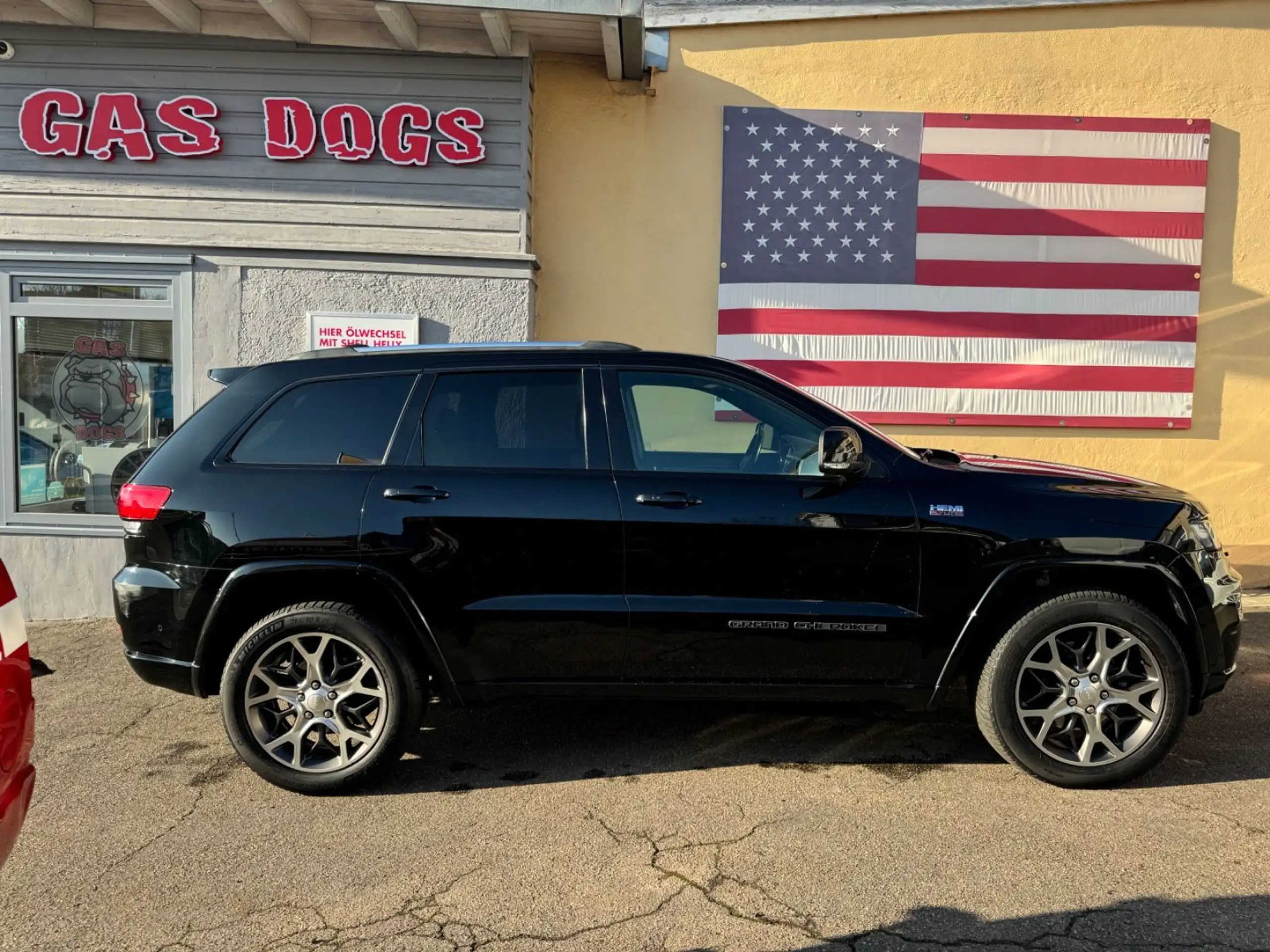 Jeep - Grand Cherokee