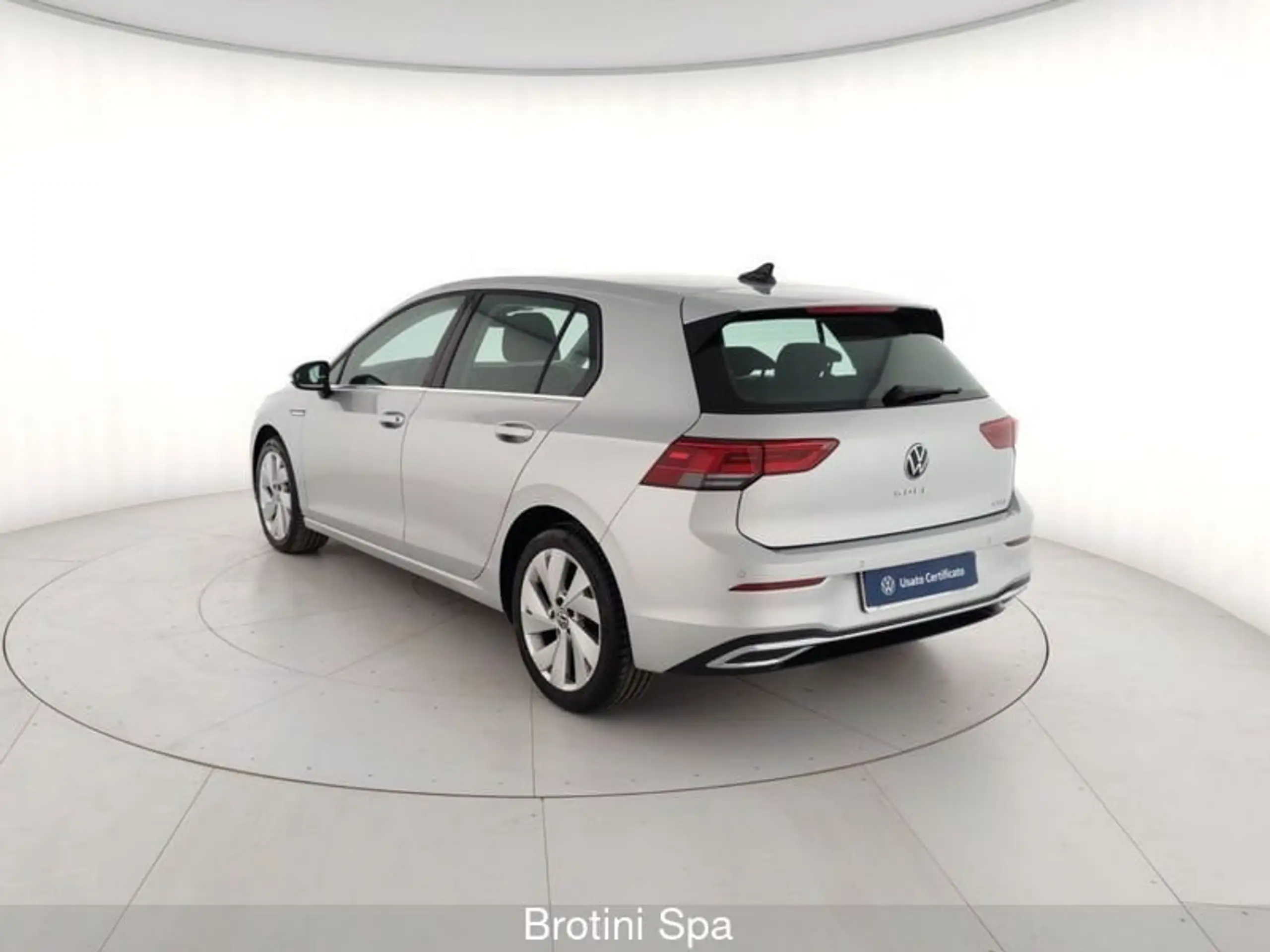 Volkswagen - Golf