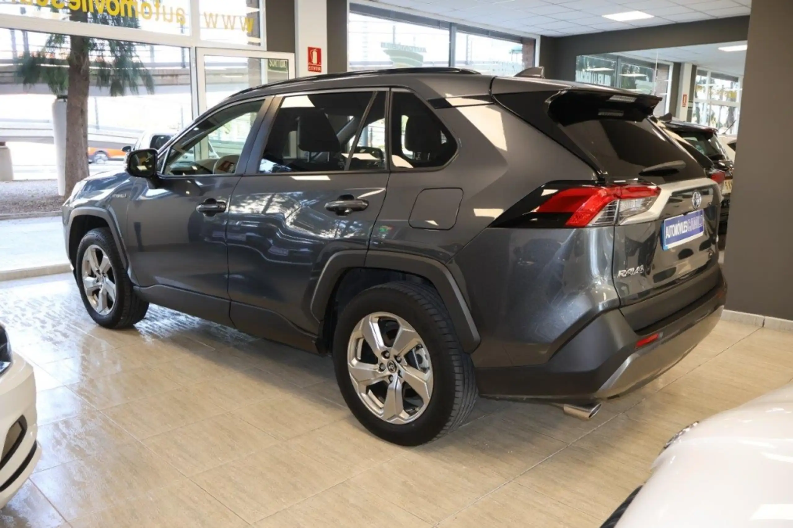 Toyota - RAV 4