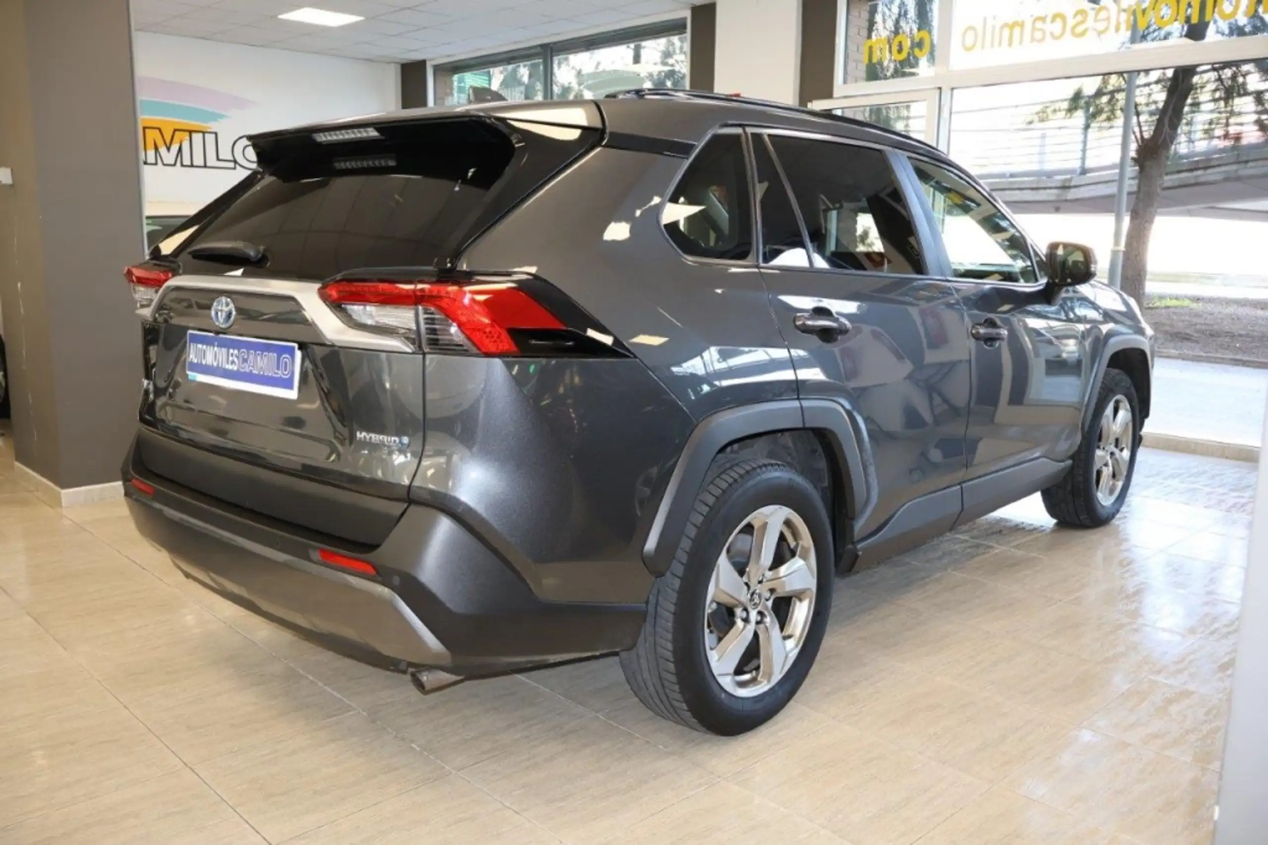 Toyota - RAV 4