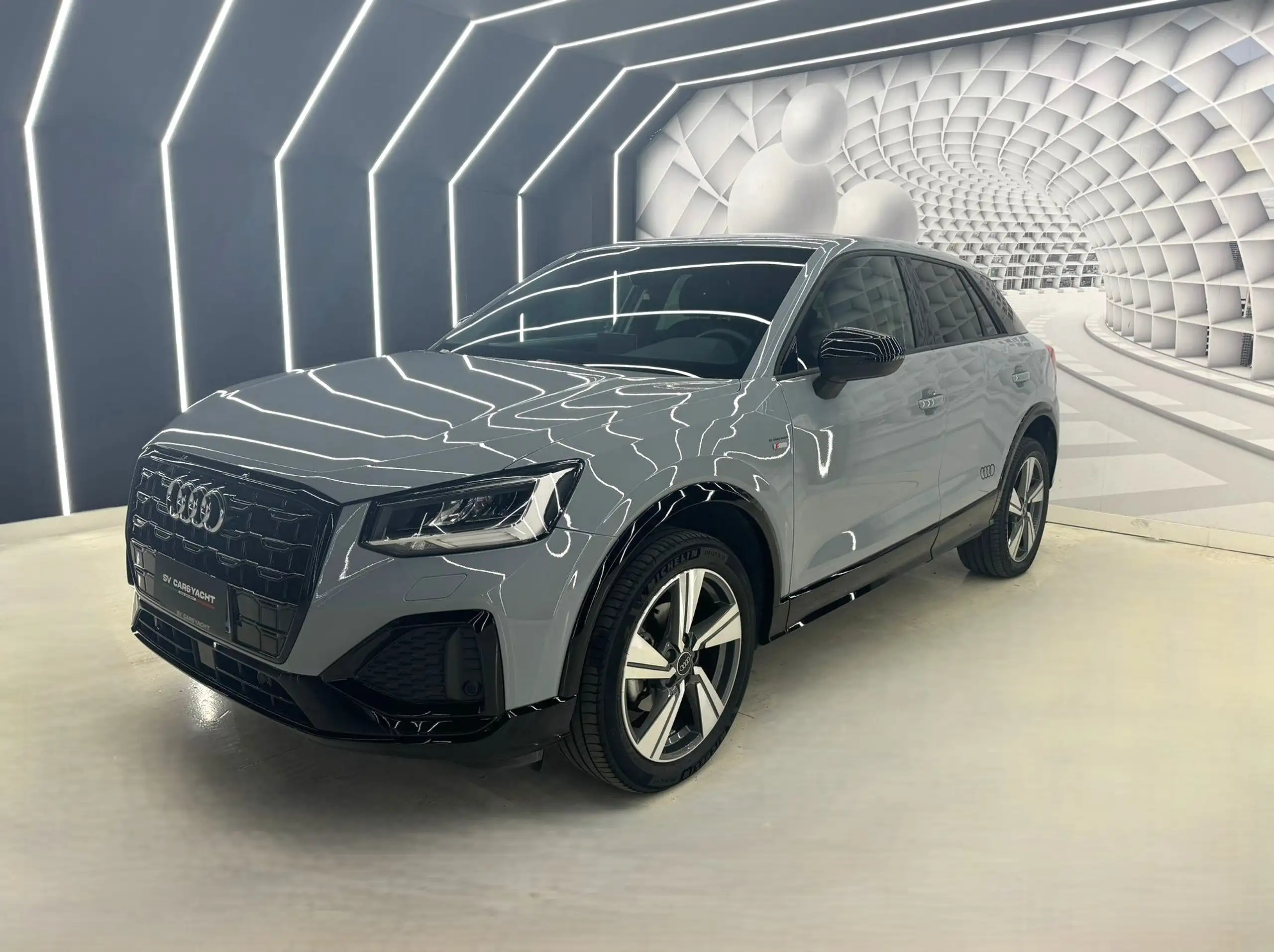 Audi - Q2