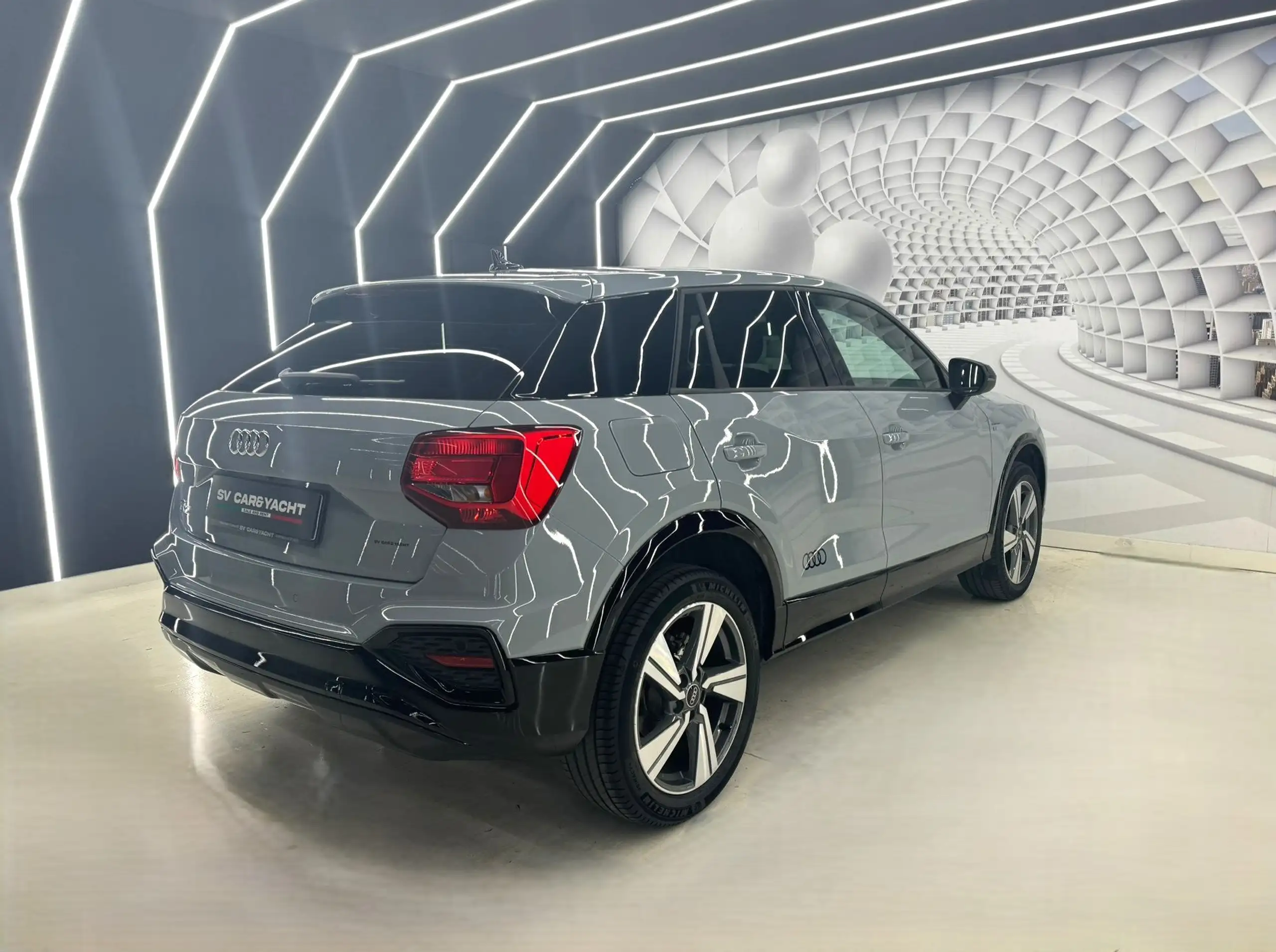 Audi - Q2