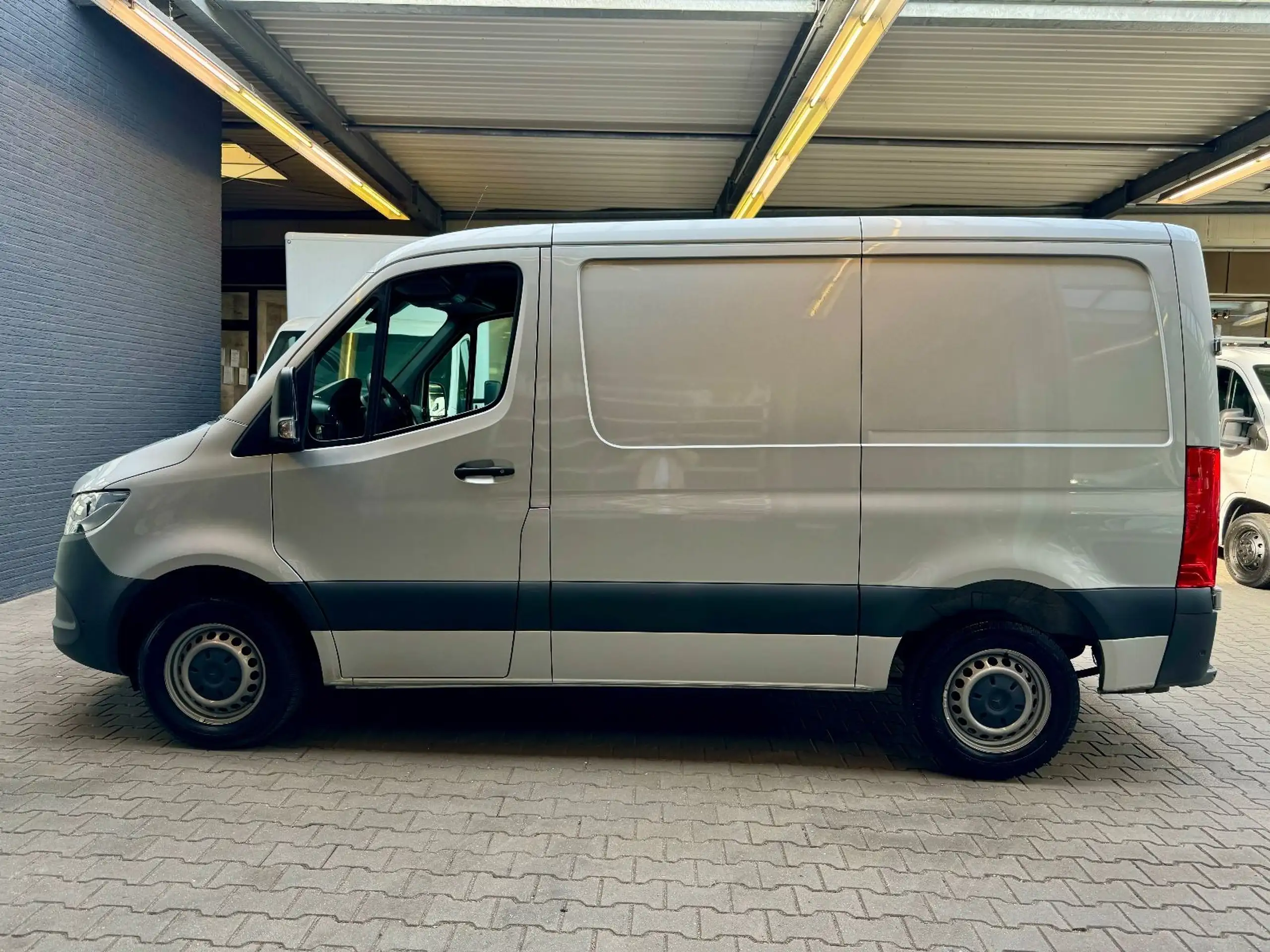 Mercedes-Benz - Sprinter