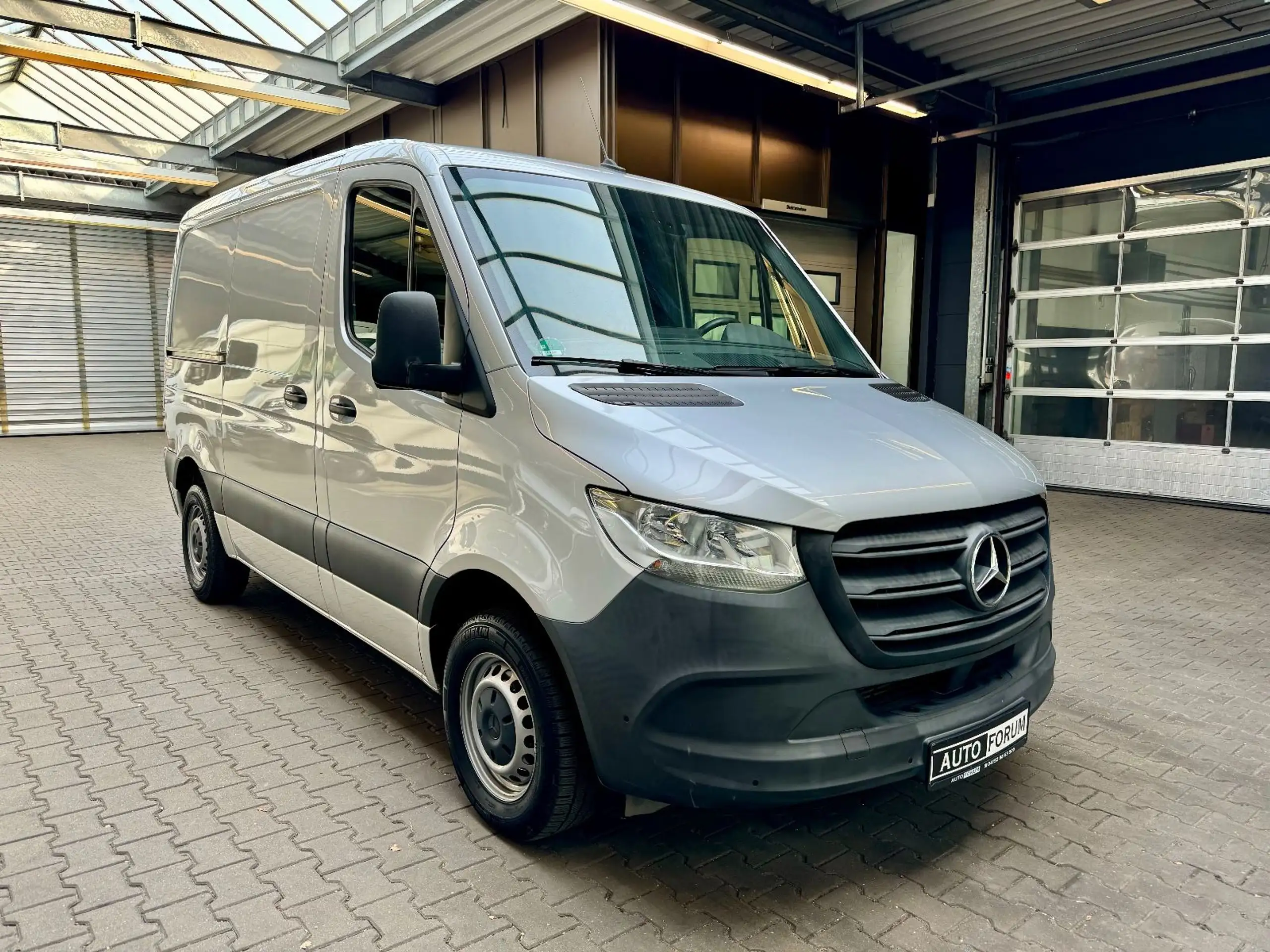 Mercedes-Benz - Sprinter