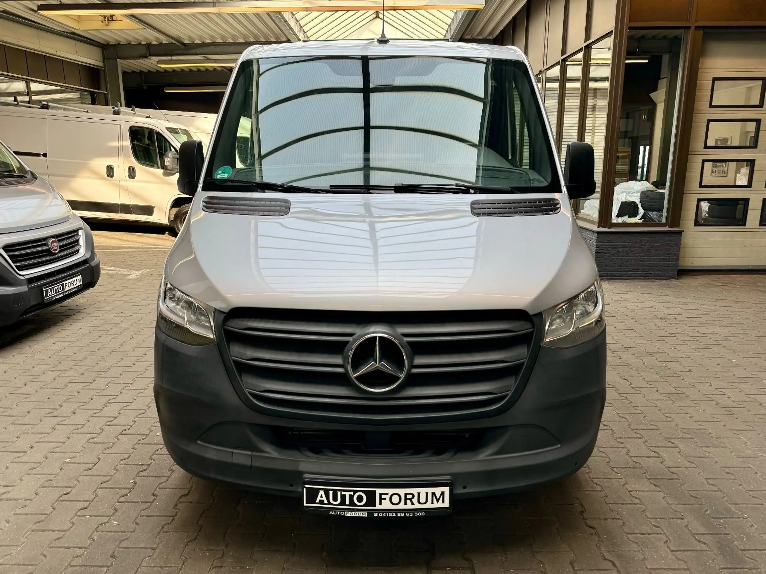 Mercedes-Benz - Sprinter