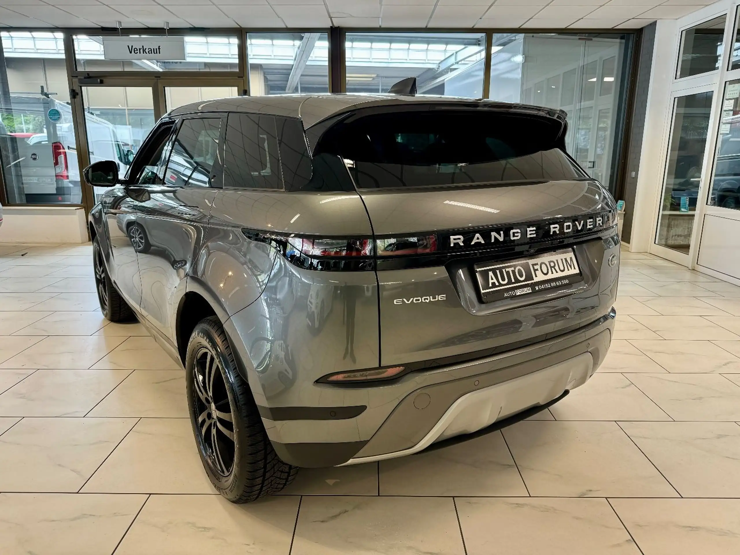 Land Rover - Range Rover Evoque