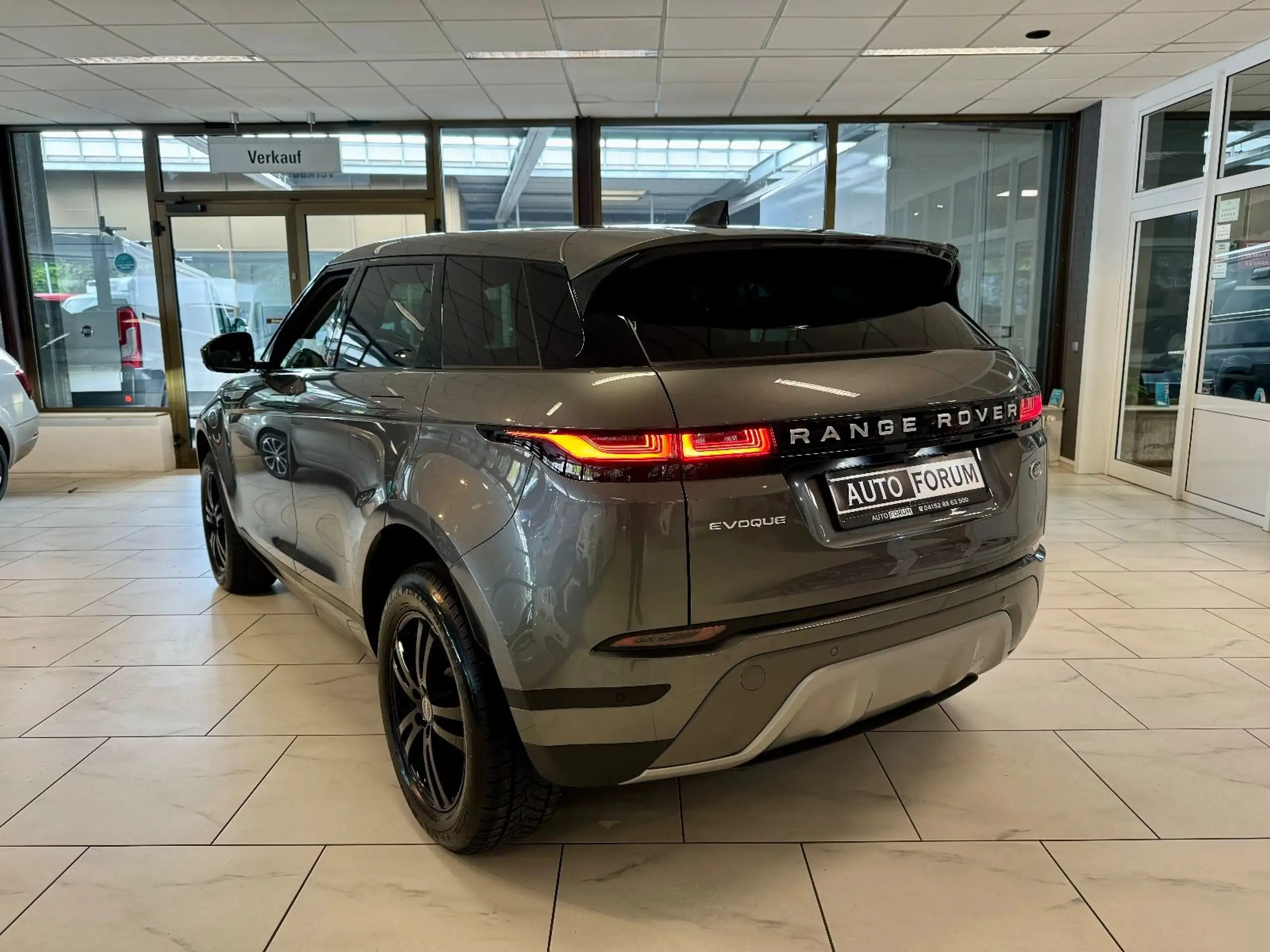 Land Rover - Range Rover Evoque